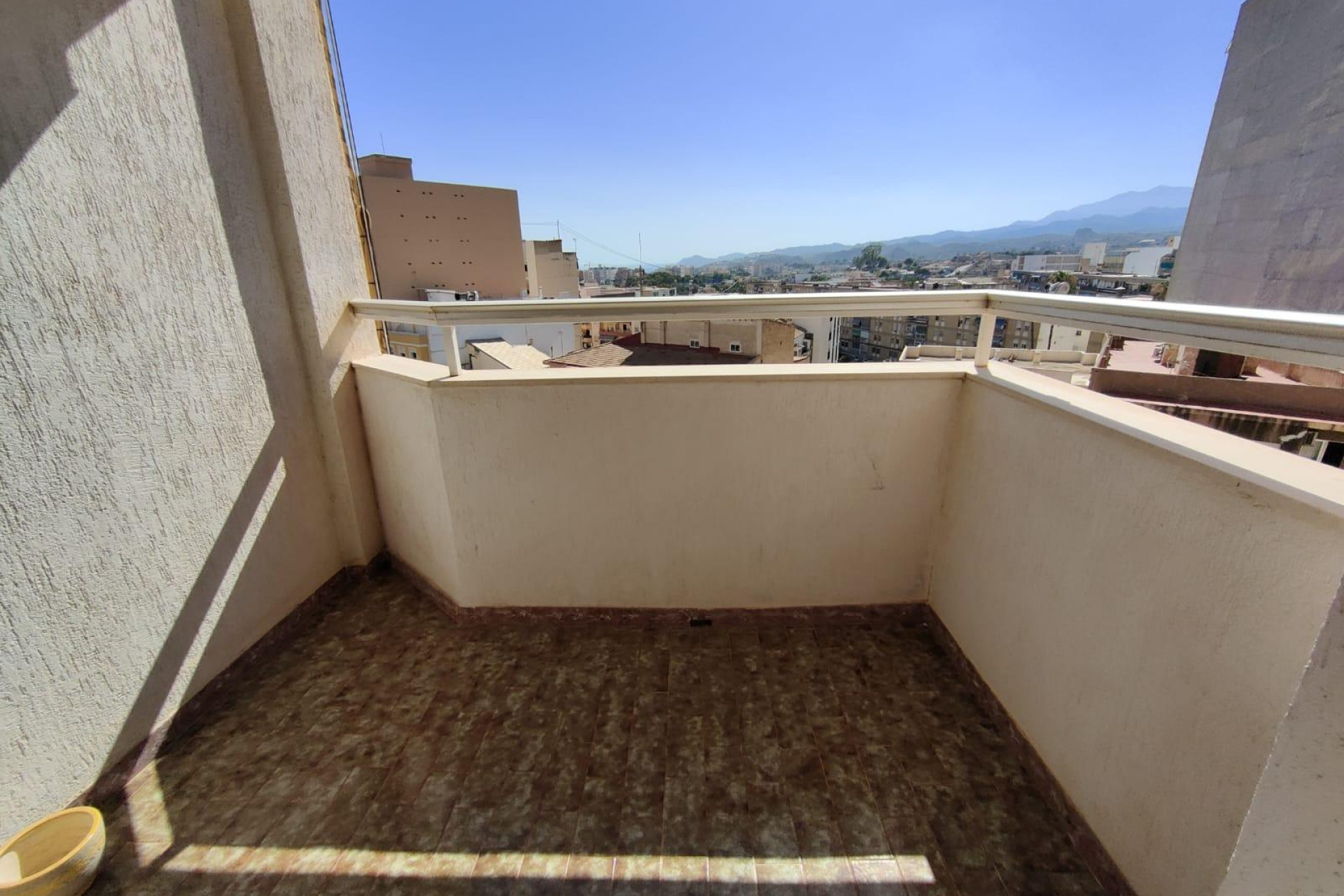 Resale - Apartment  - Villajoyosa - 2a linea