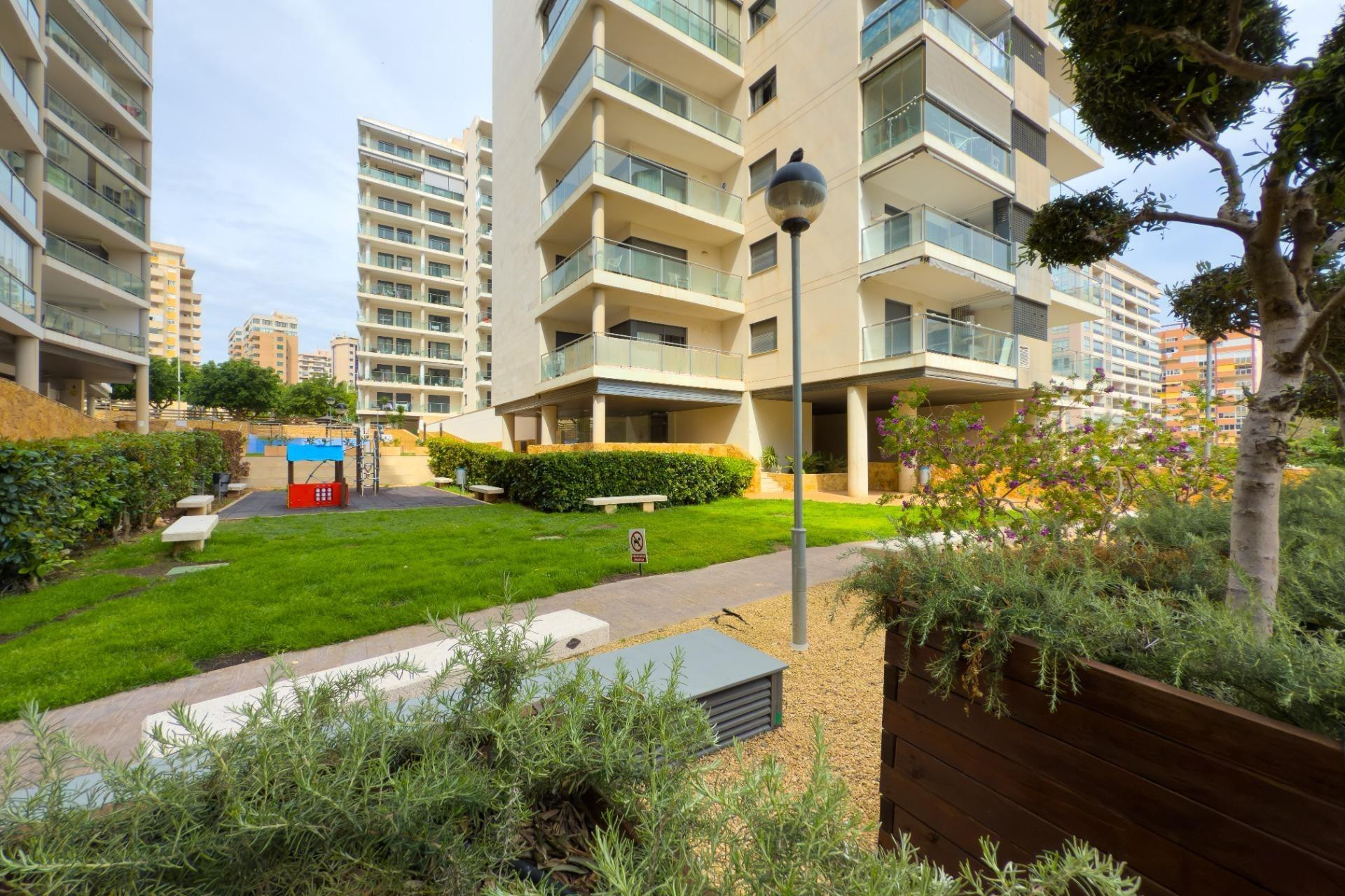 Resale - Apartment  - Villajoyosa - Cala Villajoyosa