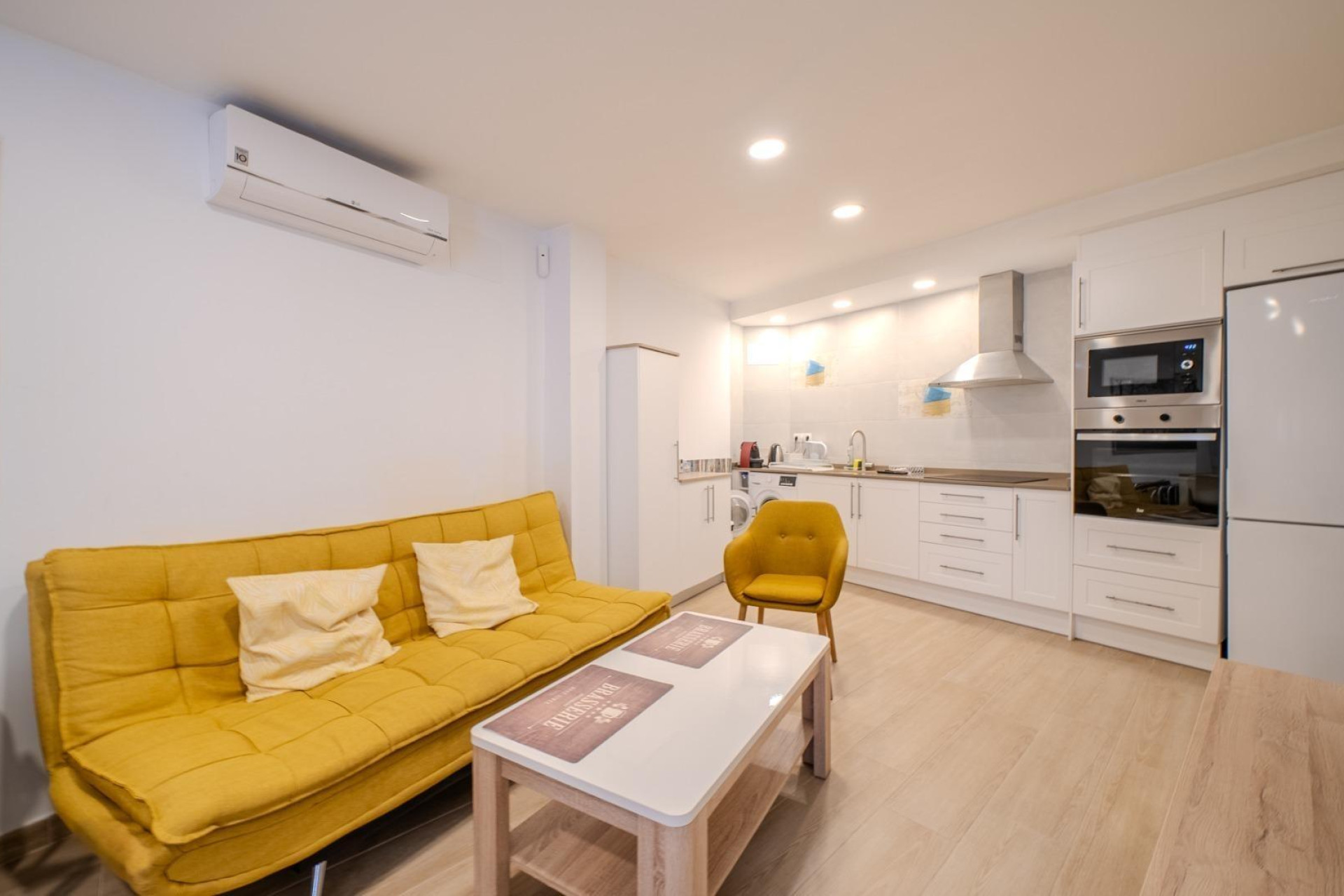 Resale - Apartment  - Villajoyosa - Paseo maritimo