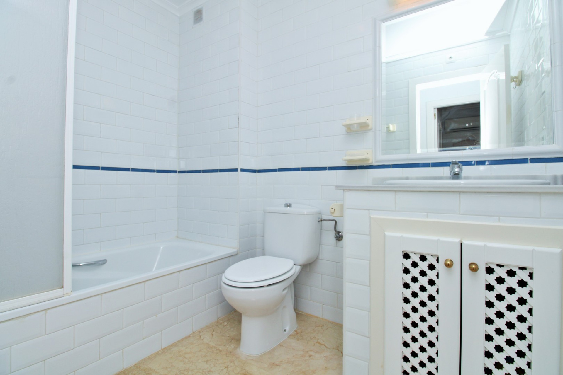 Resale - Apartment  - Villamartin - PAU 8