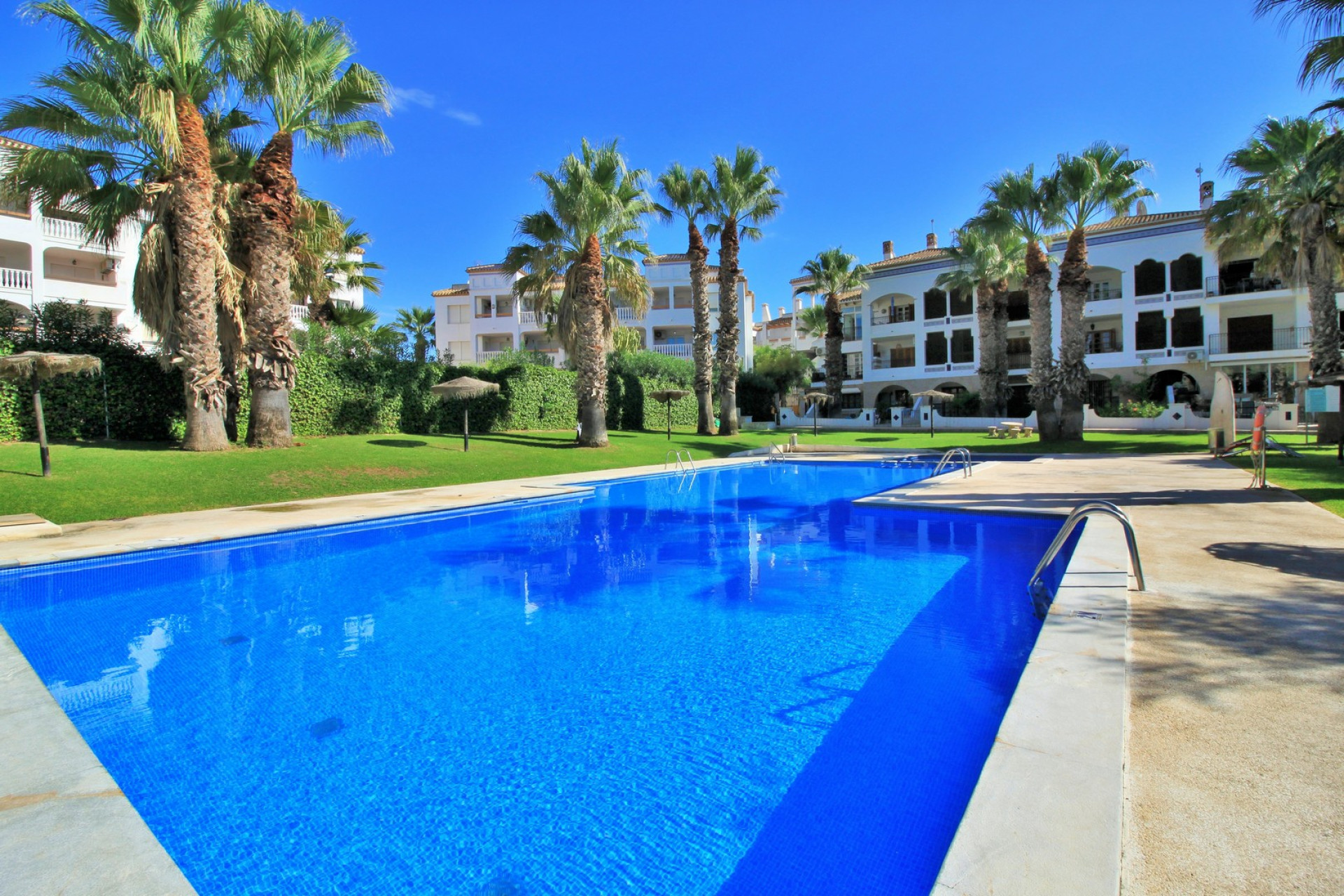 Resale - Apartment  - Villamartin