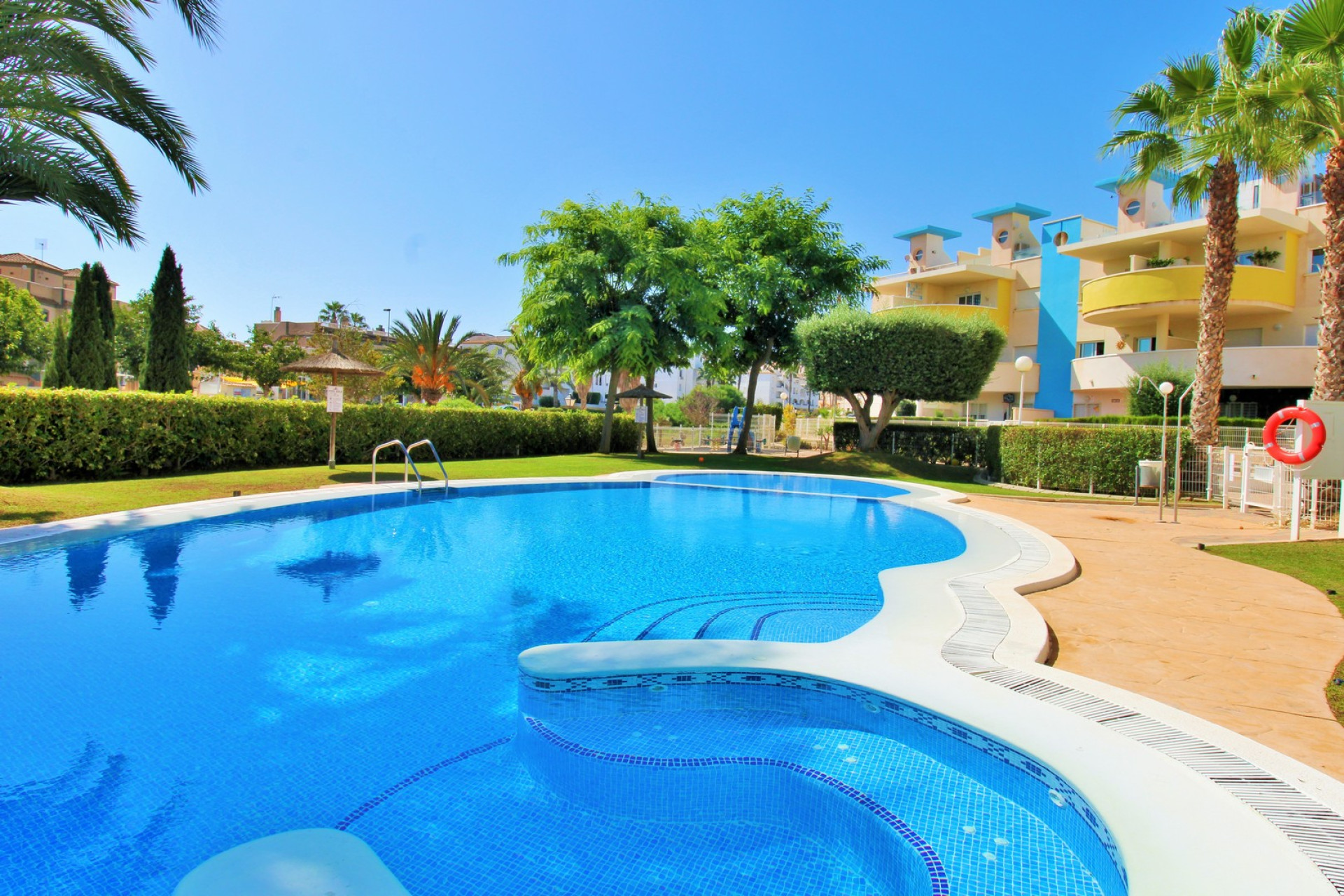 Resale - Apartment  - Villamartin
