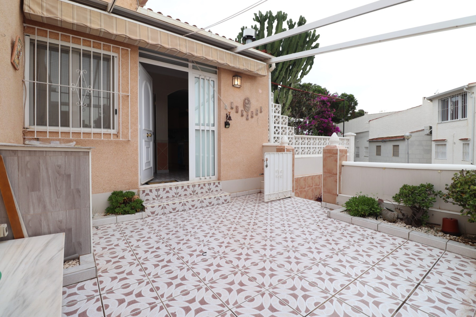 Resale - Bungalow - Guardamar del Segura - El Moncayo