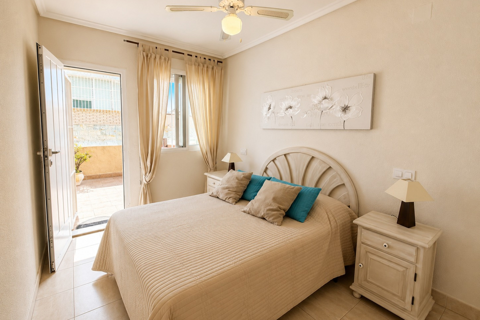 Resale - Bungalow - La Mata, Torrevieja