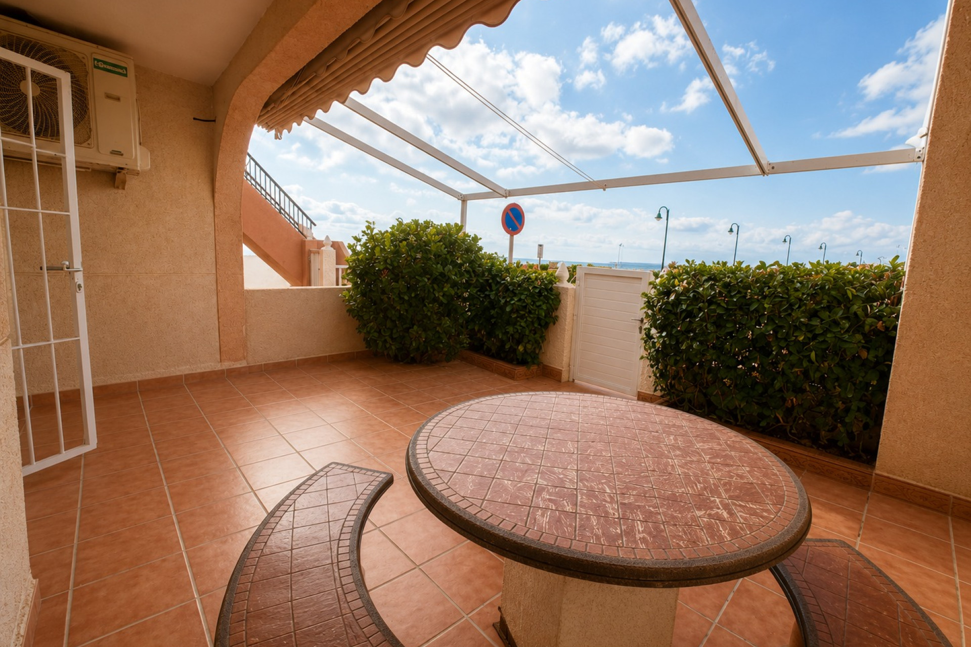Resale - Bungalow - La Mata, Torrevieja