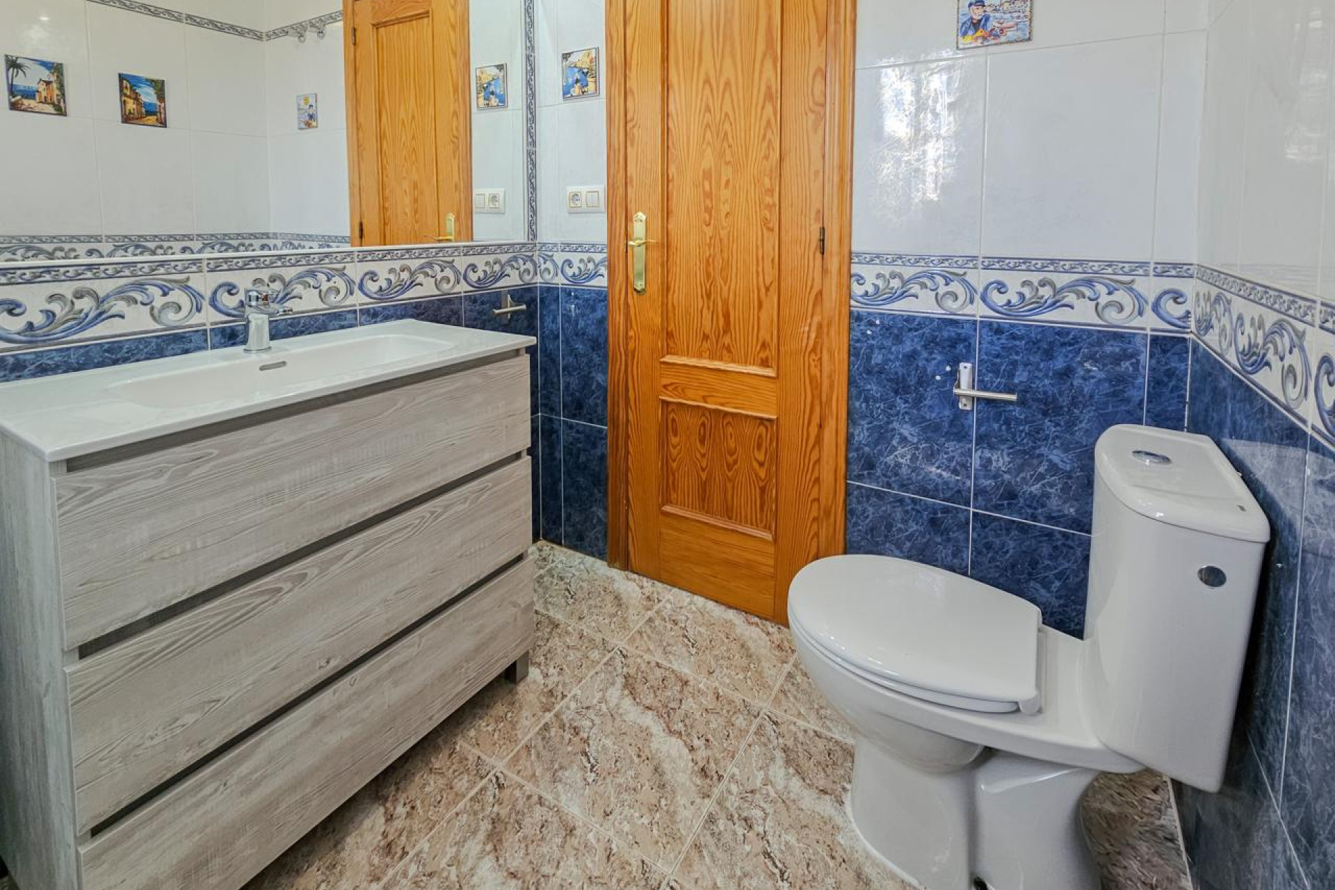 Resale - Bungalow - Orihuela - Calle Aneto, 03189