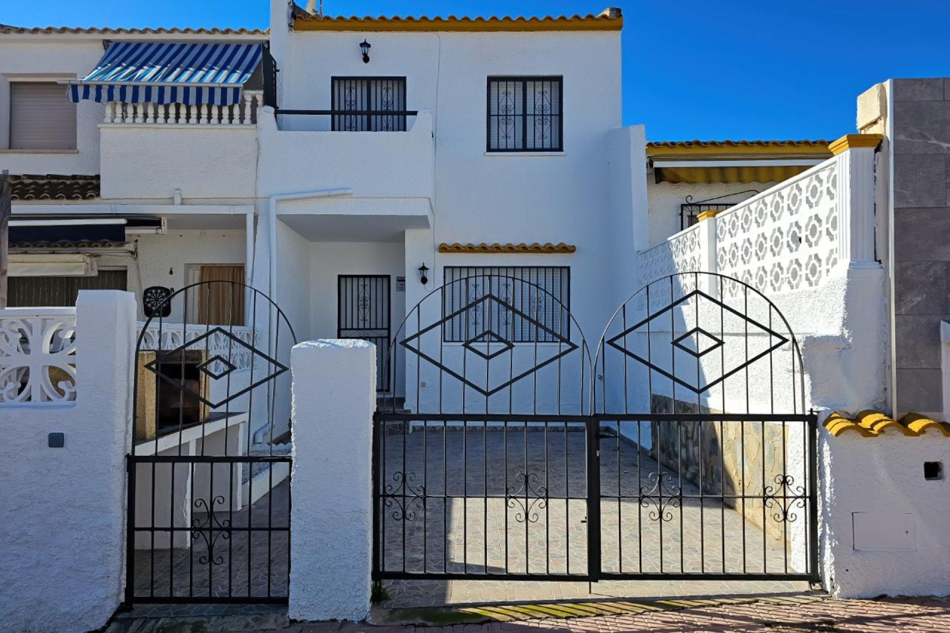 Resale - Bungalow - Orihuela - Calle Neptuno, 03189