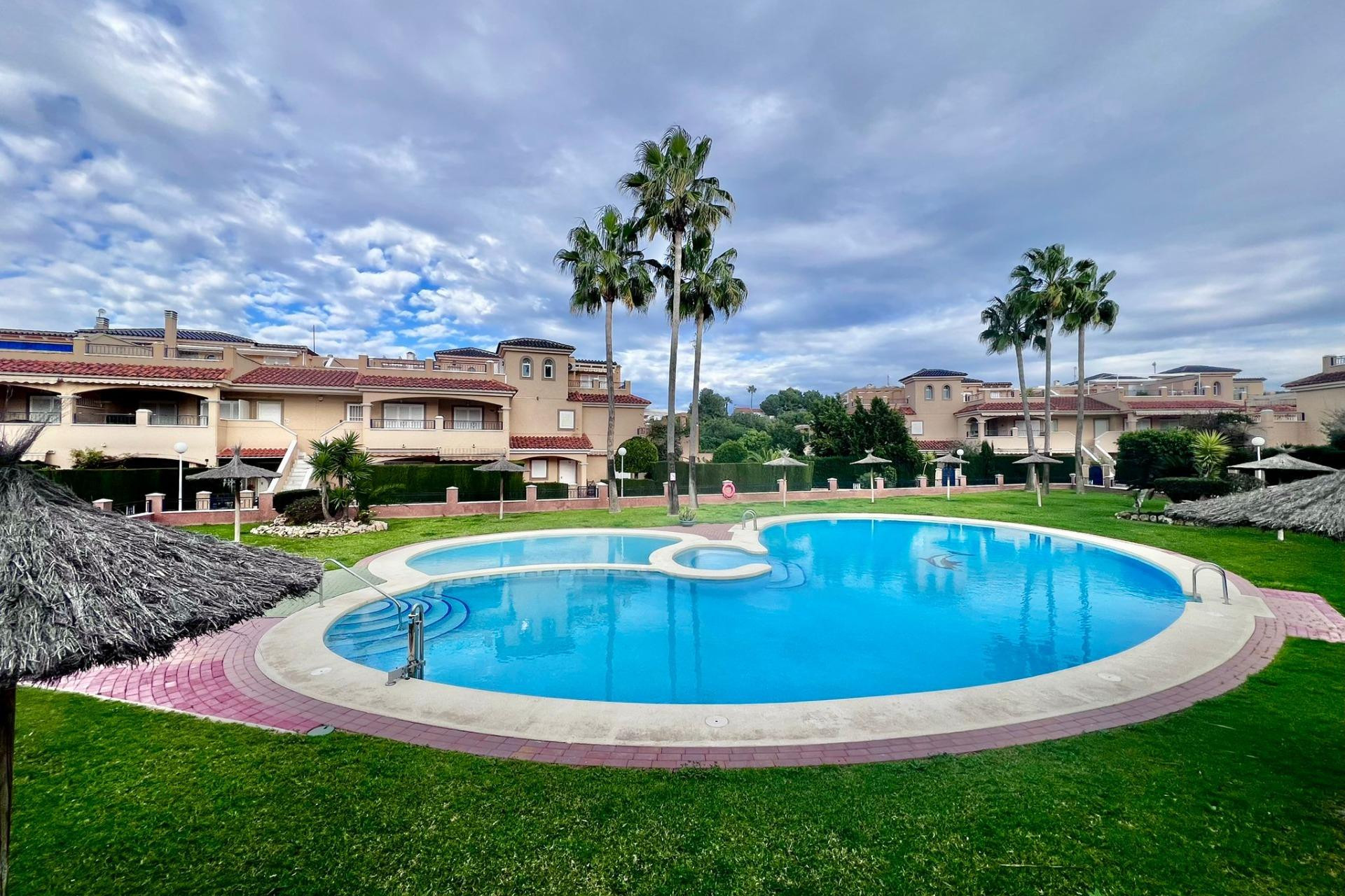 Resale - Bungalow - Pilar de la Horadada - RioMar