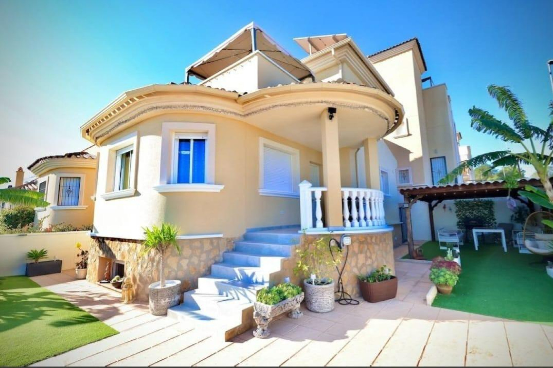 Resale - Bungalow - San Miguel de Salinas - Residencial los flamencos