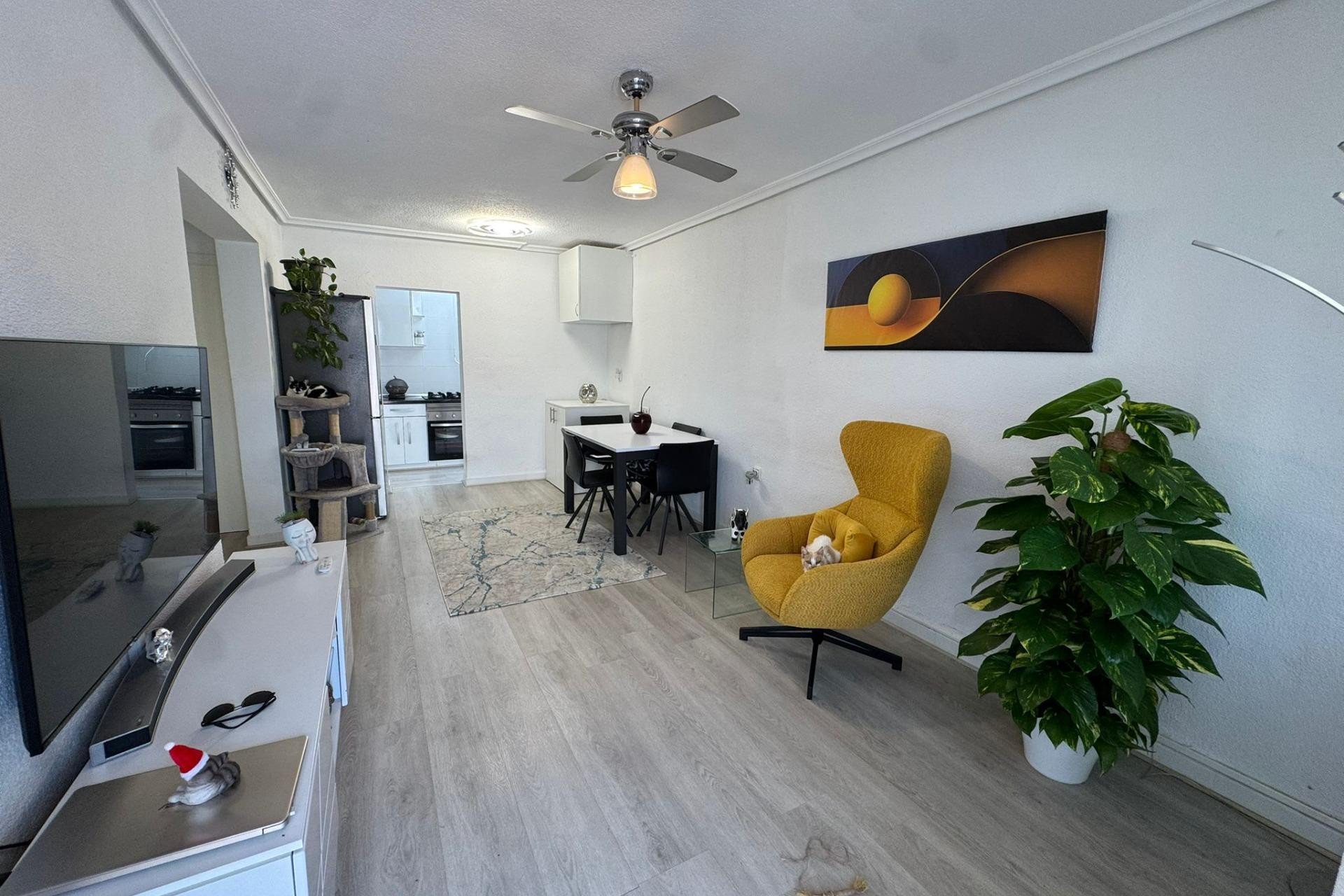 Resale - Bungalow - Torrevieja - La Siesta - El Salado - Torreta