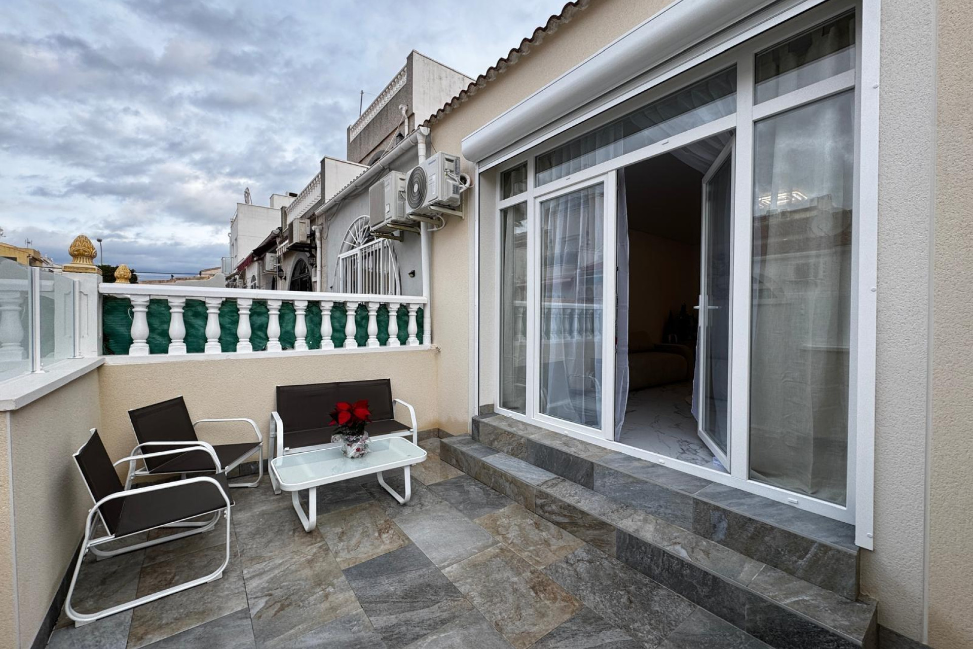 Resale - Bungalow - Torrevieja - La Siesta - El Salado - Torreta