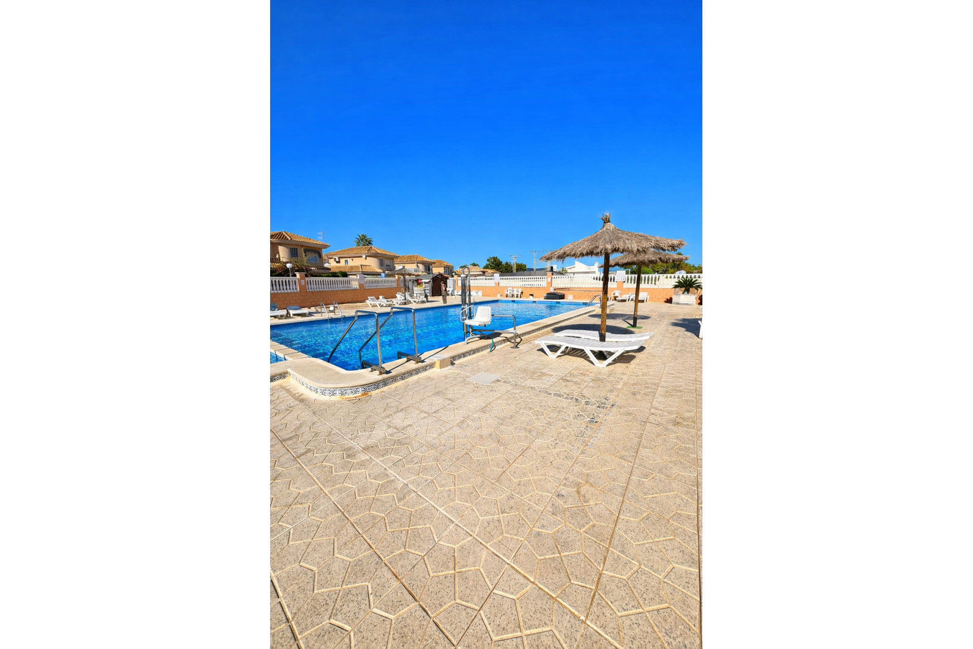 Resale - Bungalow - Torrevieja - Los altos