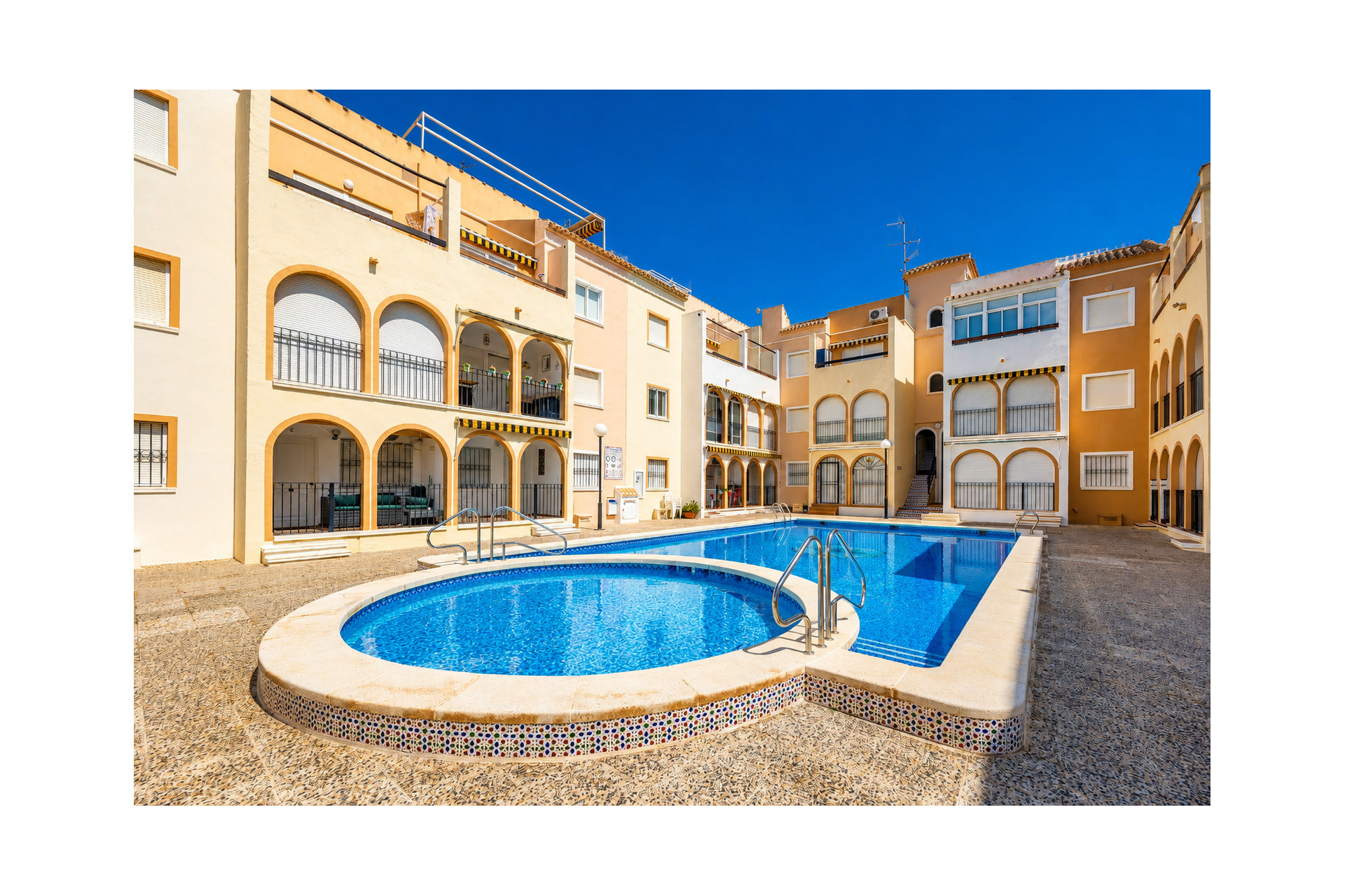 Resale - Bungalow - Torrevieja - playa de los naufragos