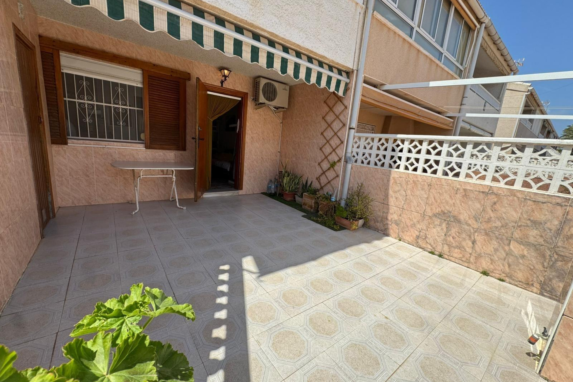 Resale - Bungalow - Torrevieja - Playa de los Naufragos