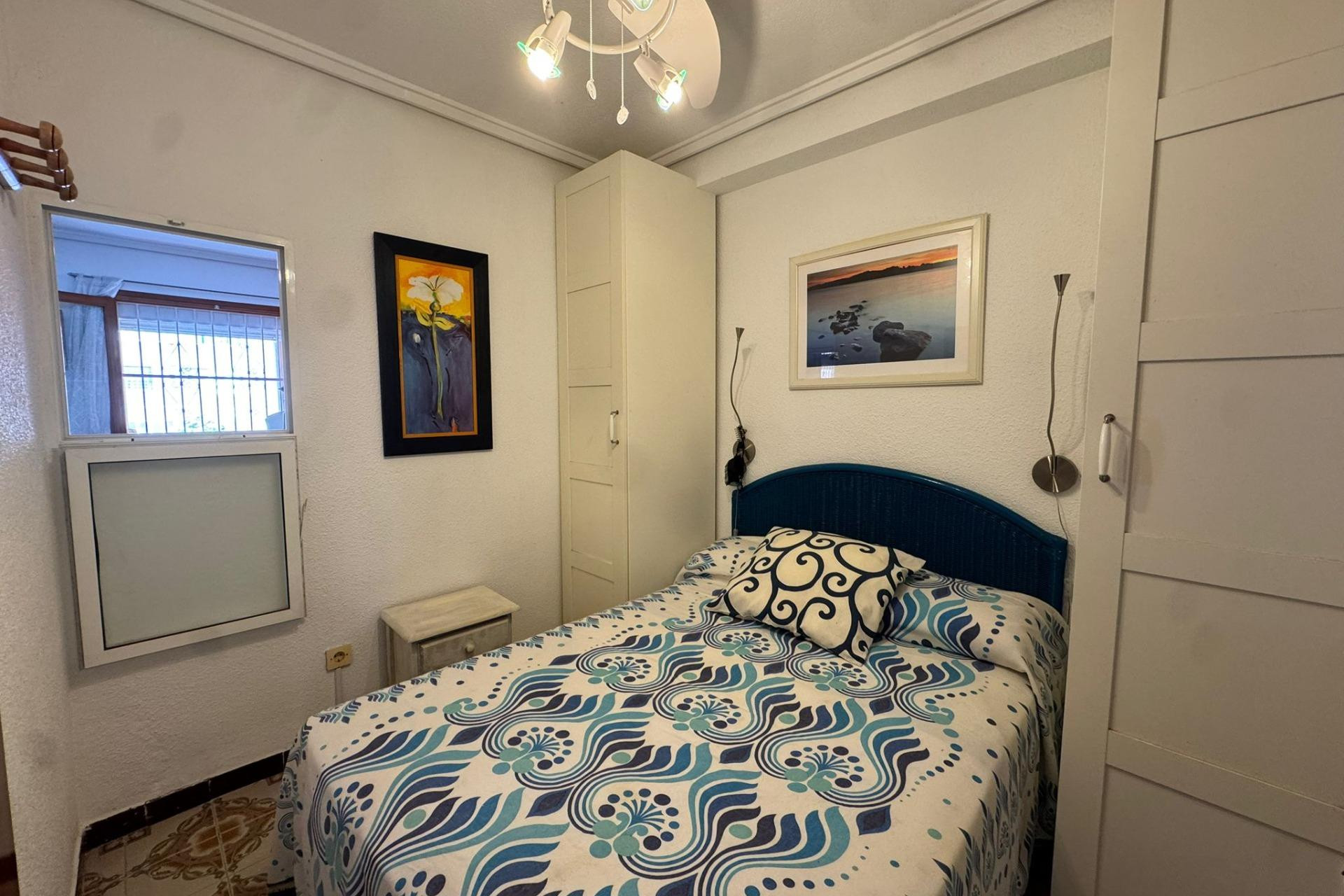 Resale - Bungalow - Torrevieja - Playa de los Naufragos