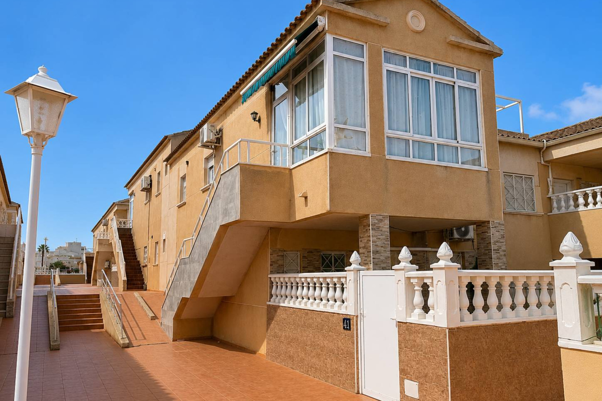 Resale - Bungalow - Torrevieja