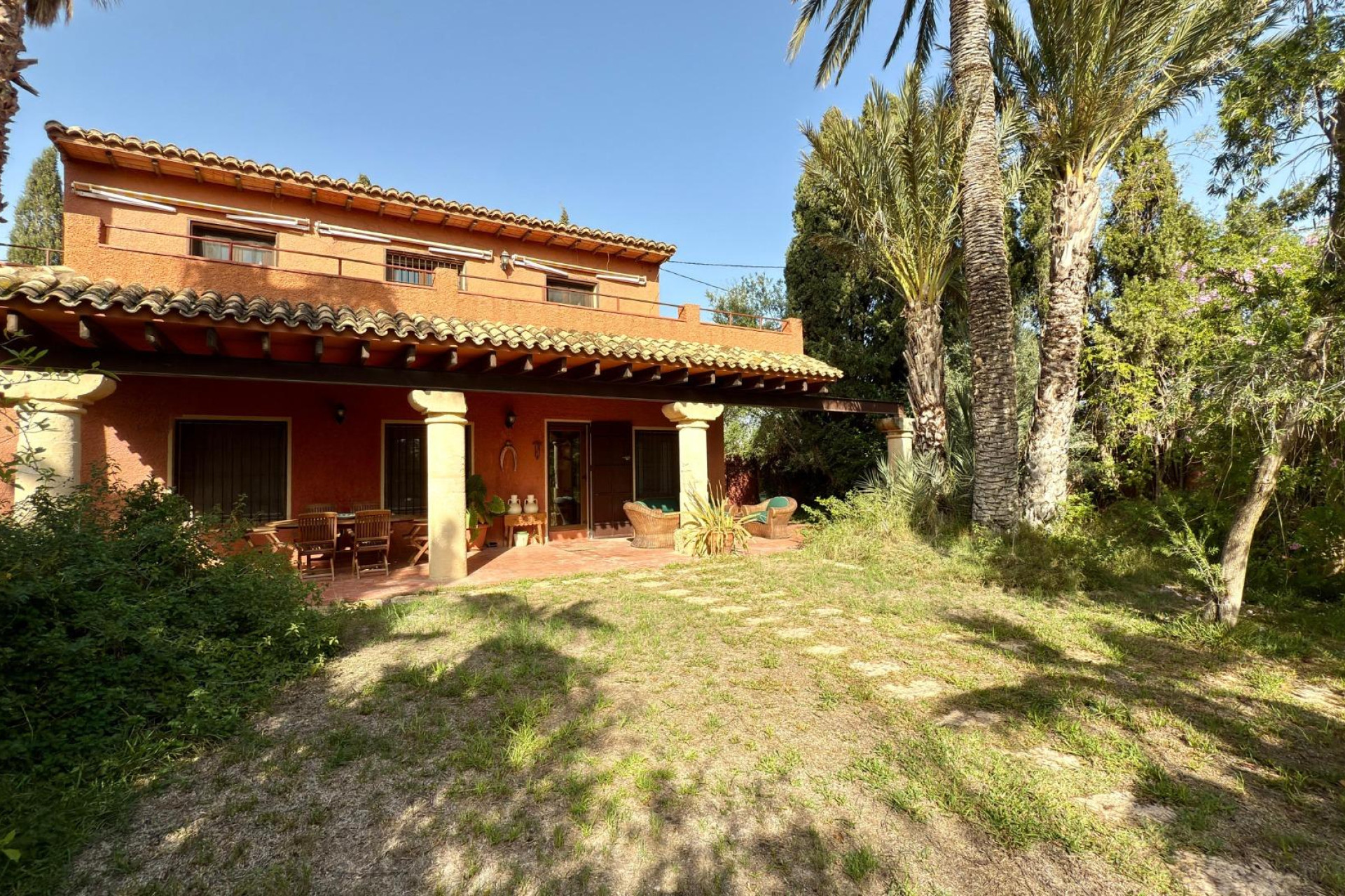 Resale - Casa con terreno - Agost - Partida Sol del Camp