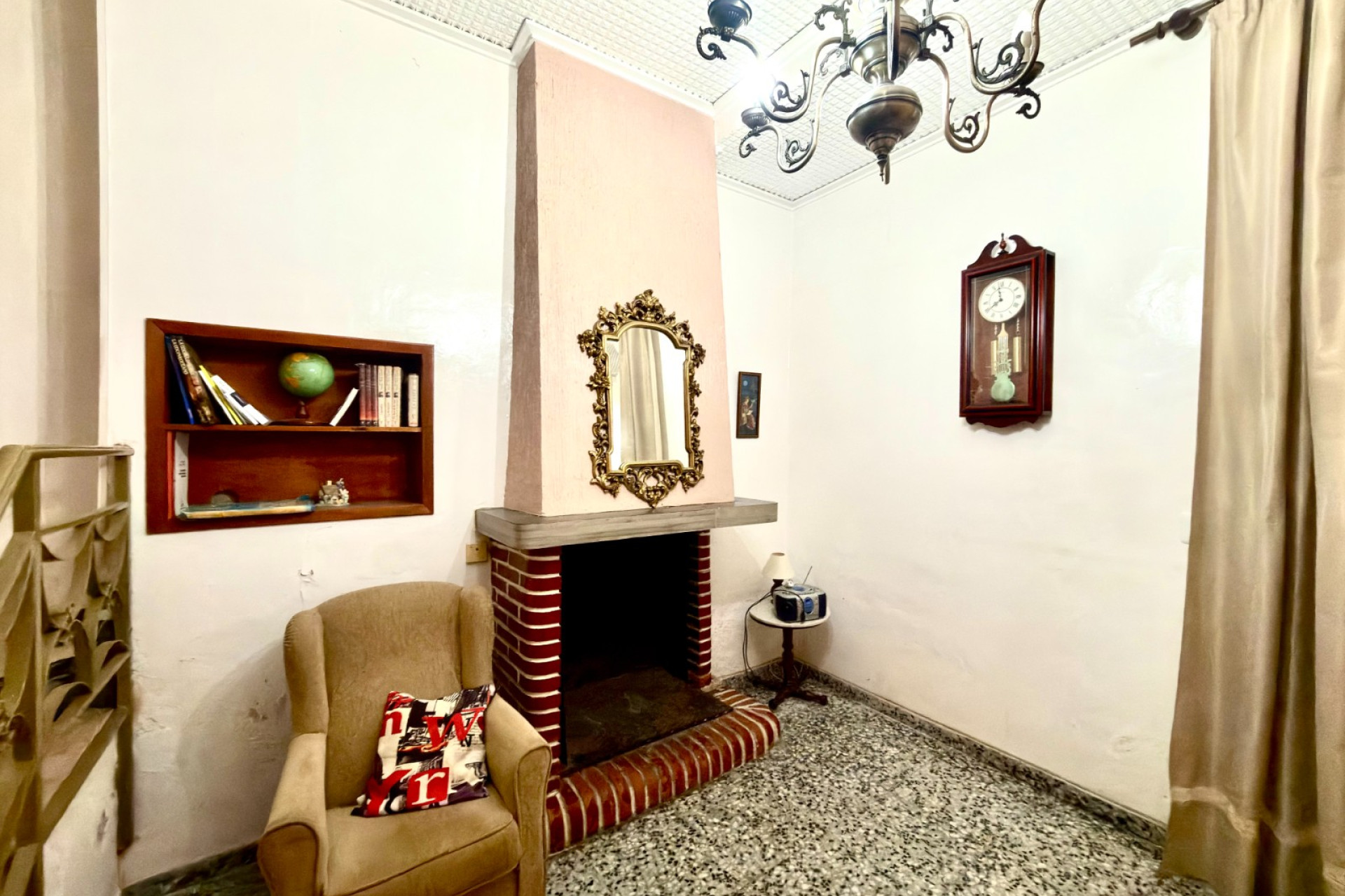 Resale - Casa de Pueblo - Vergel