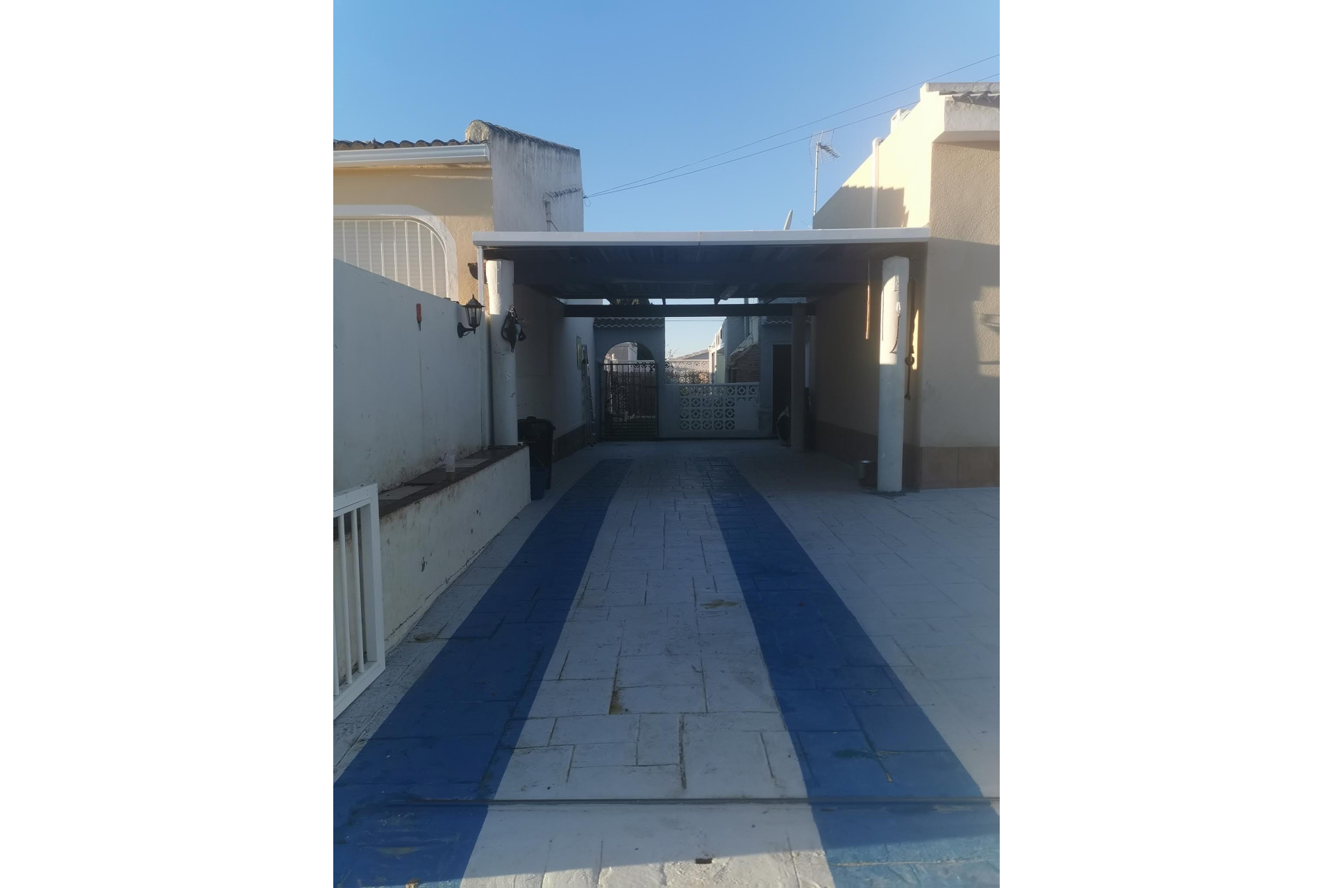 Resale - Chalet Independiente - Torrevieja - Avenida Abanto