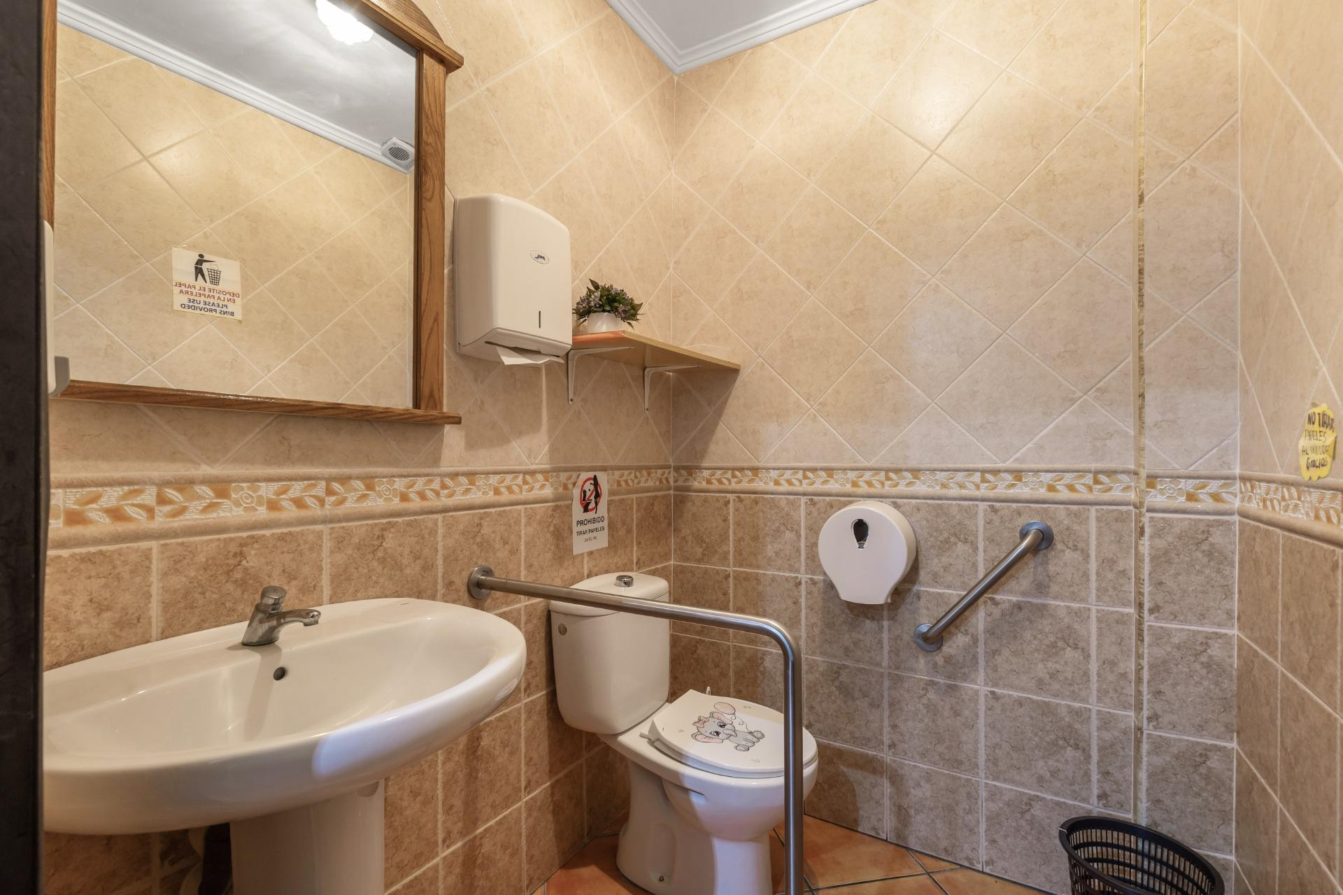 Resale - Commercial for sale - Torrevieja - Estacion de autobuses