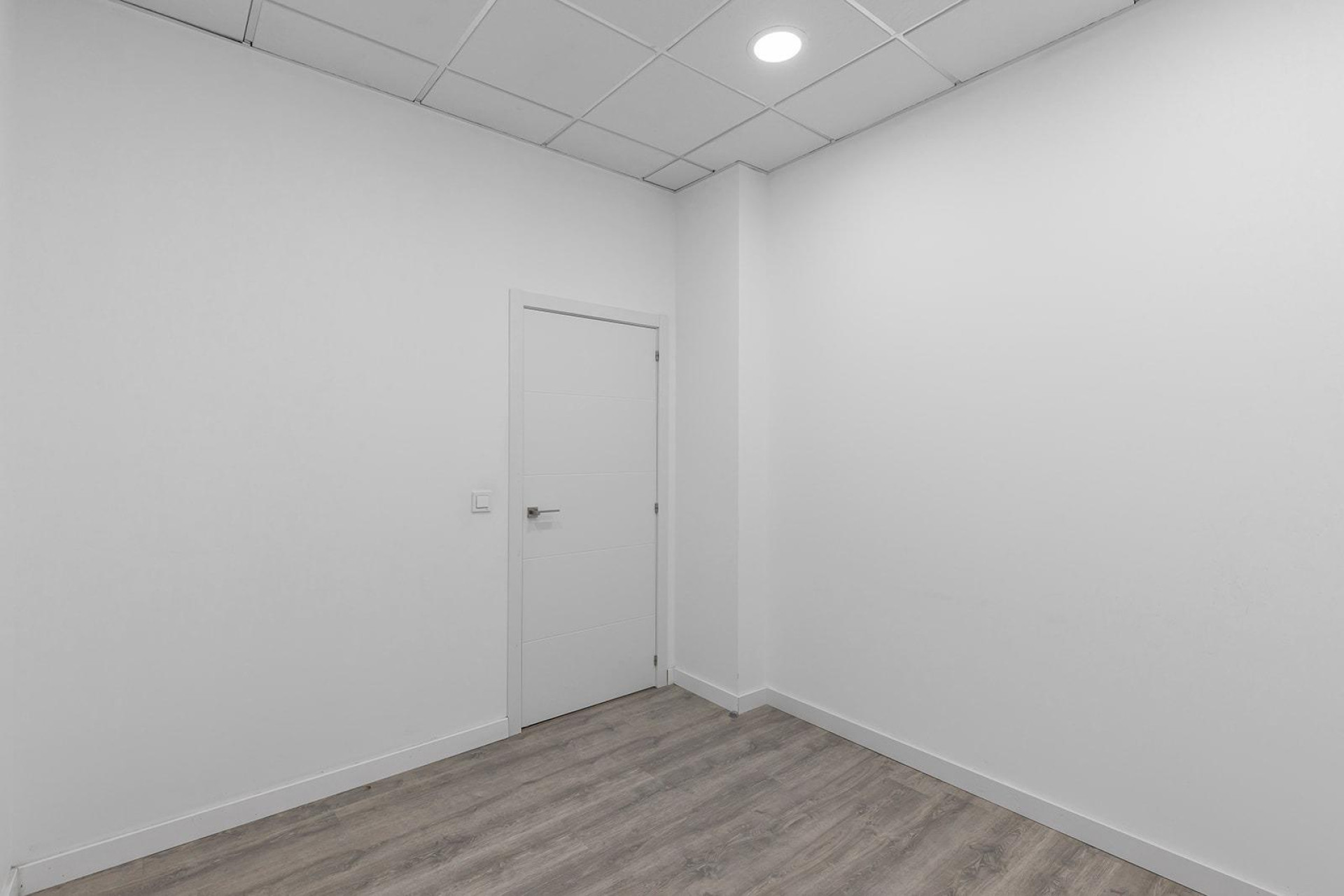 Resale - Commercial for sale - Torrevieja - La Mata pueblo