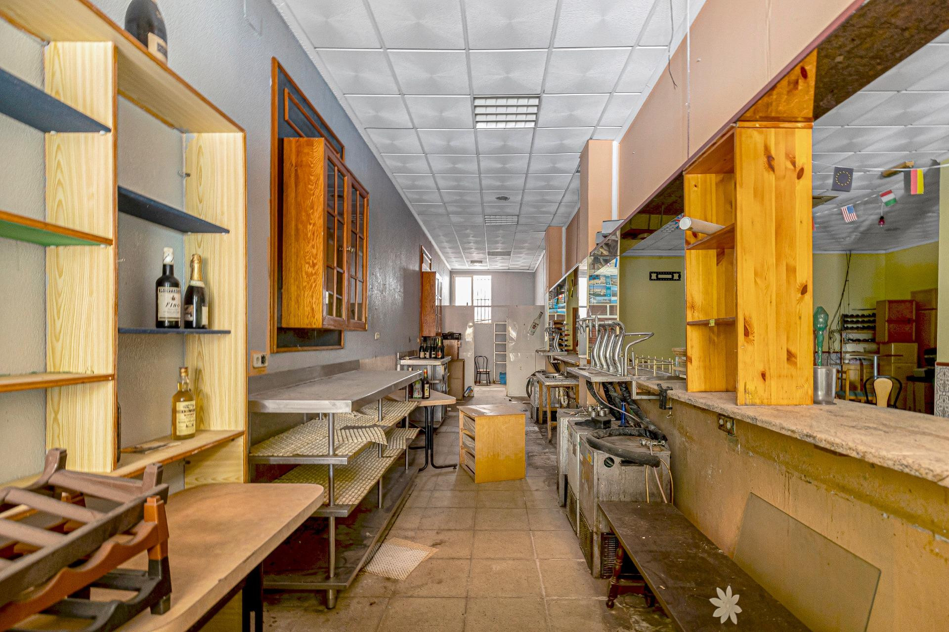 Resale - Commercial for sale - Torrevieja - Playa del cura