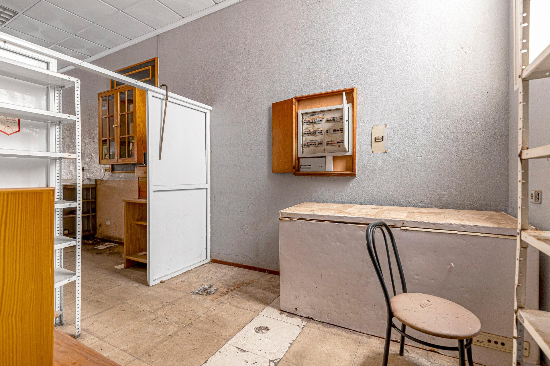 Resale - Commercial for sale - Torrevieja - Playa del cura