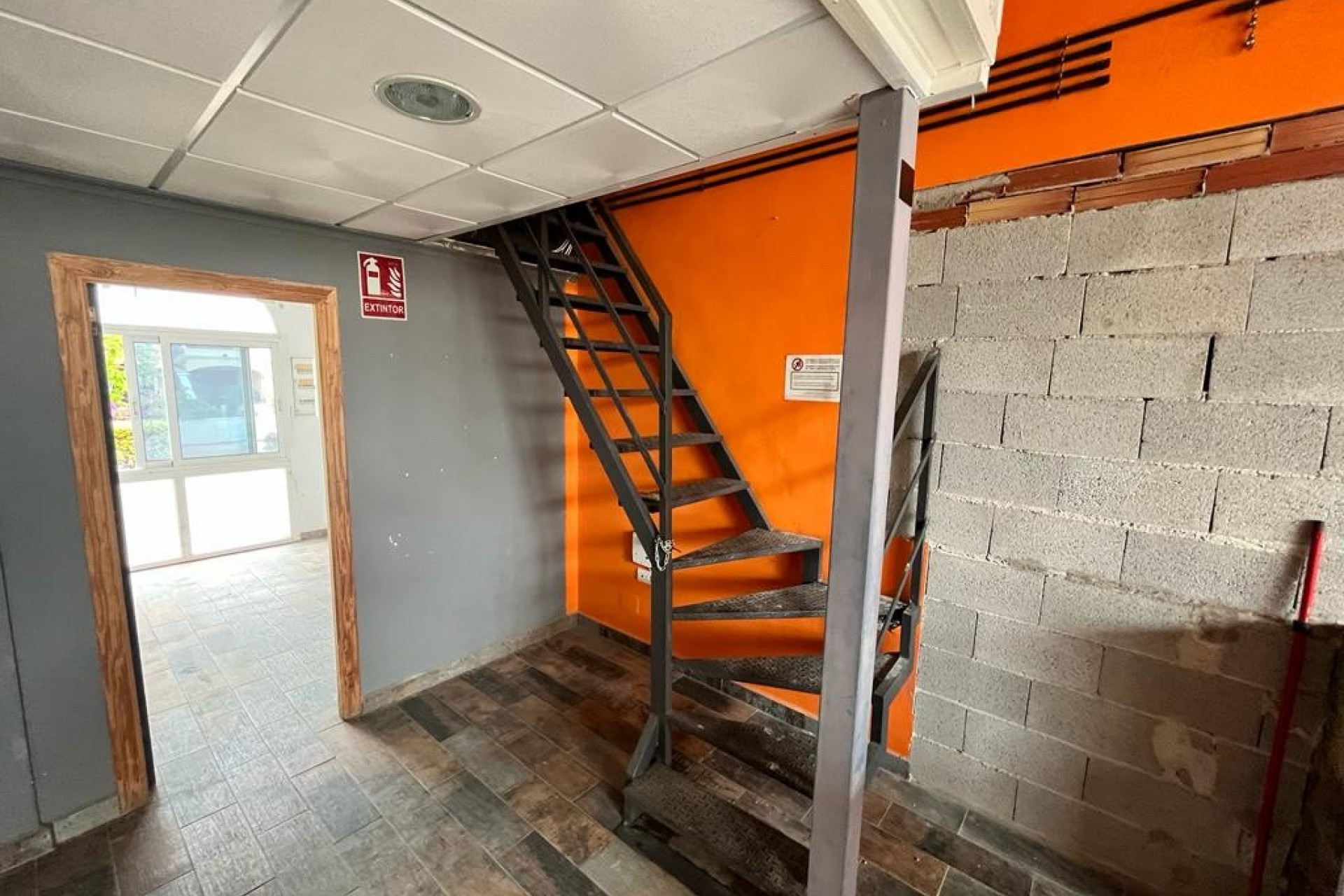 Resale - Commercial Unit - Algorfa - La Finca Golf Resort