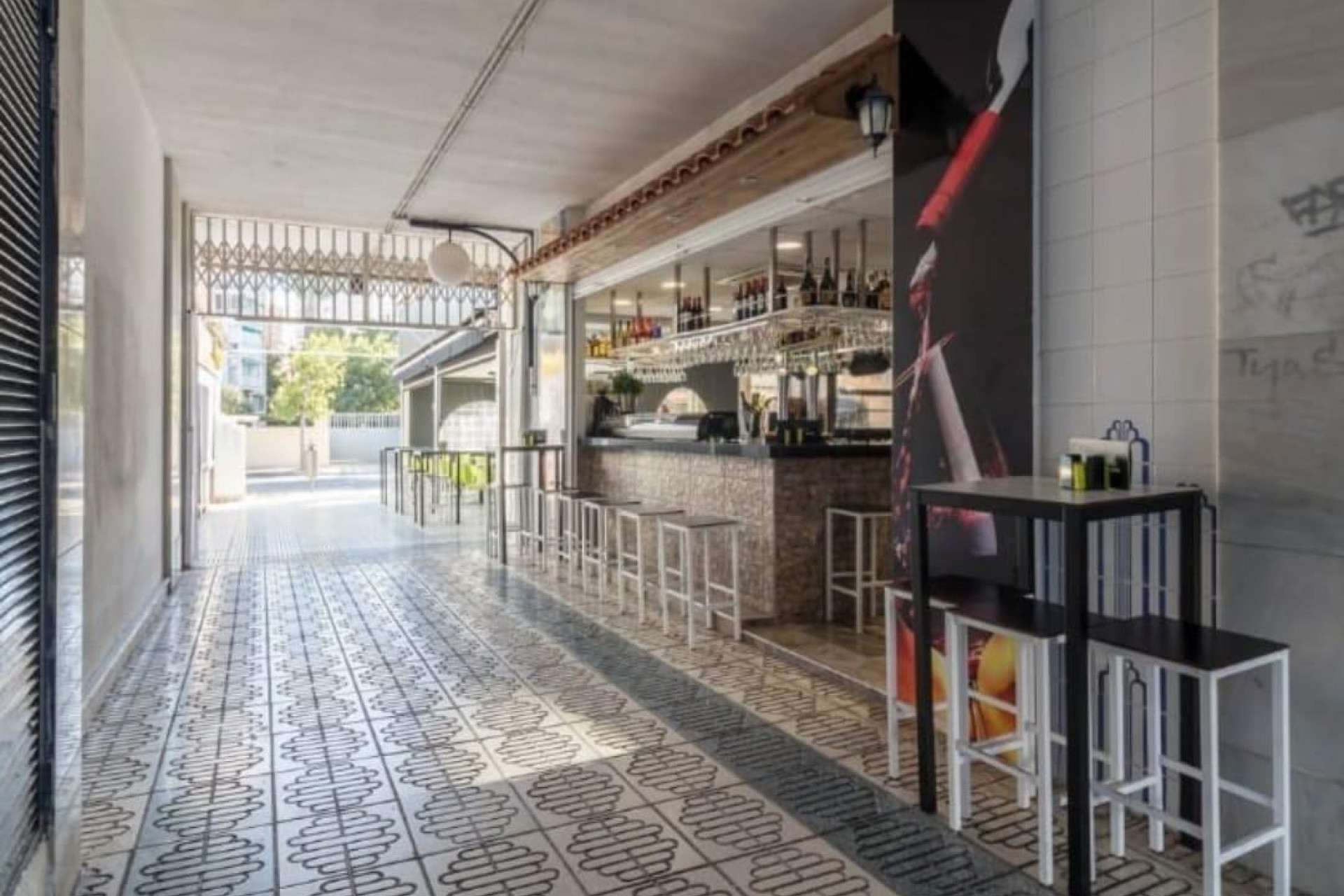 Resale - Commercial Unit - Alicante - Playa de San Juan