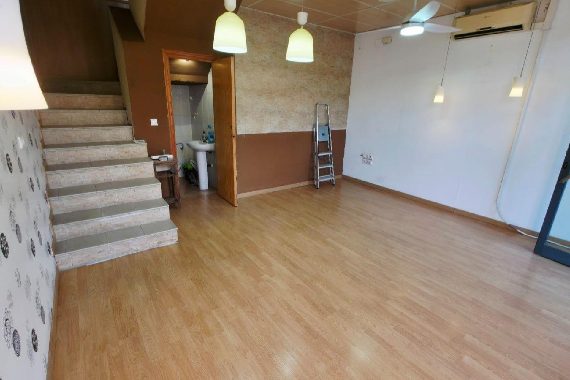 Resale - Commercial Unit - Alicante - Playa de San Juan