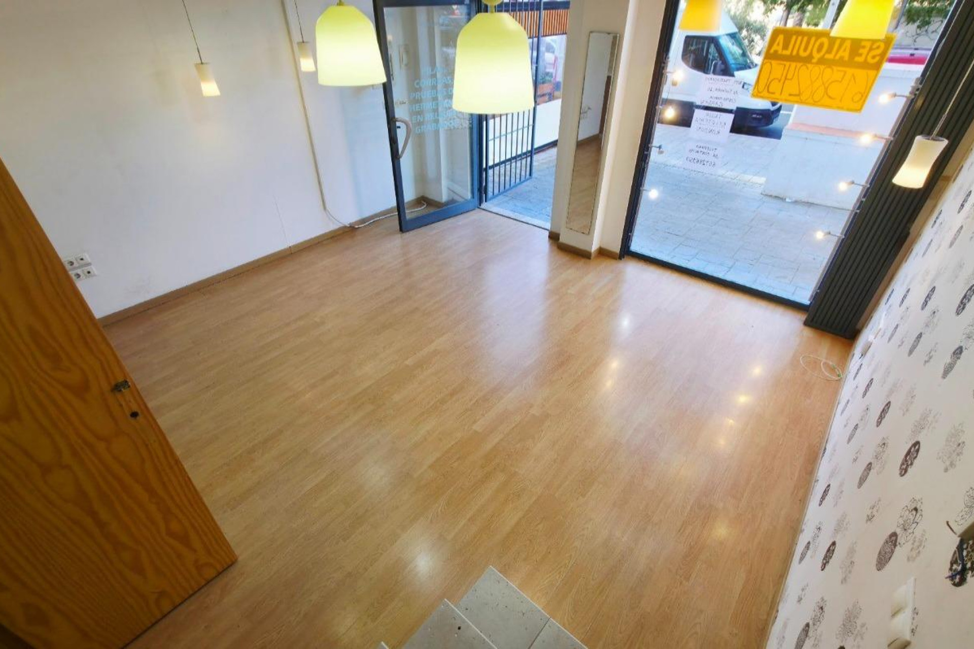 Resale - Commercial Unit - Alicante - Playa de San Juan