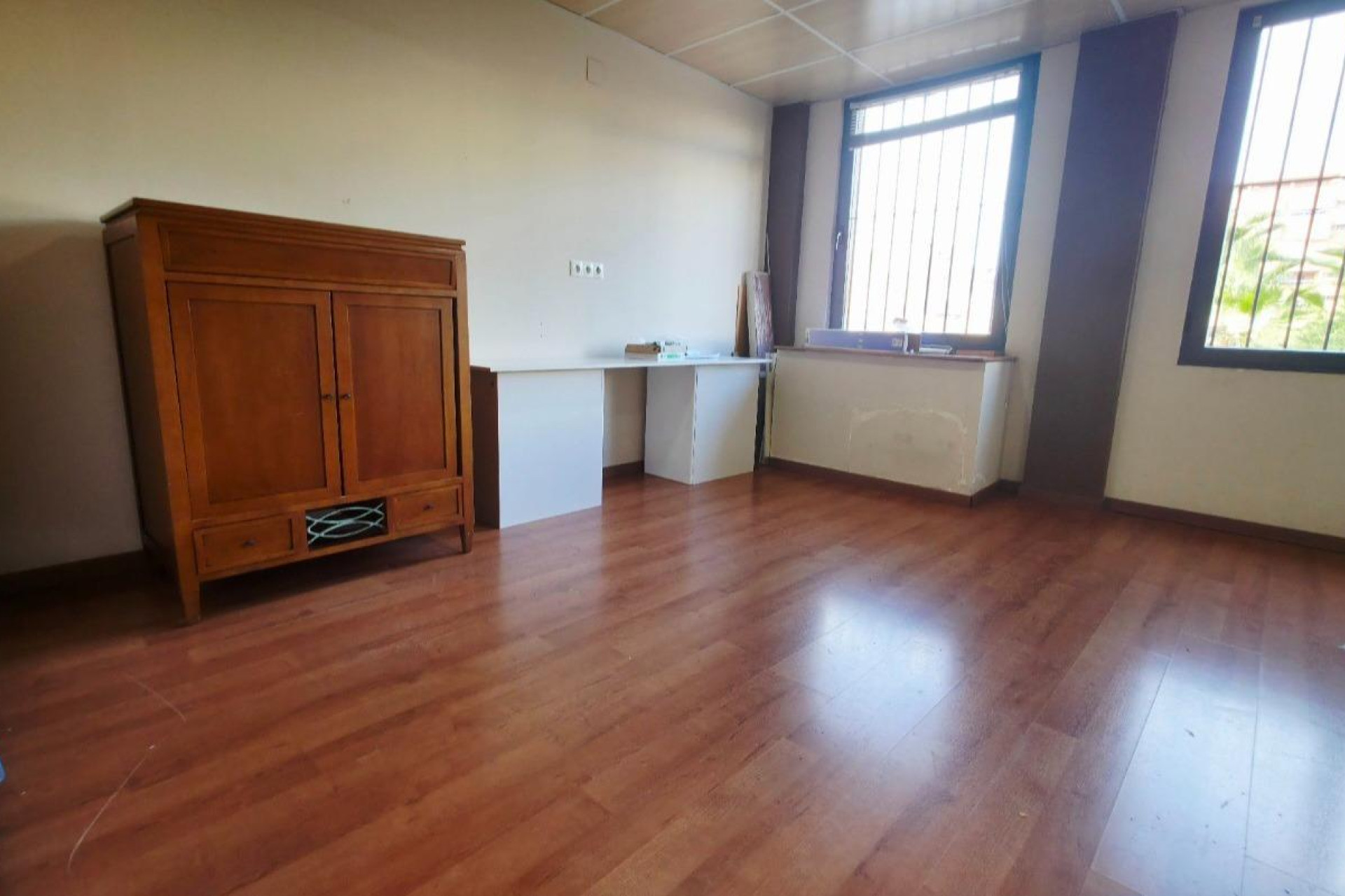 Resale - Commercial Unit - Alicante - Playa de San Juan