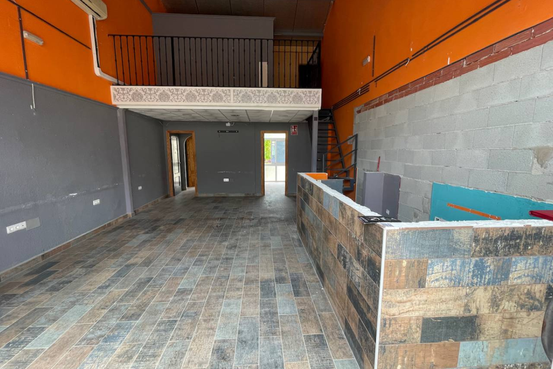 Resale - Commercial Unit - La Finca Golf