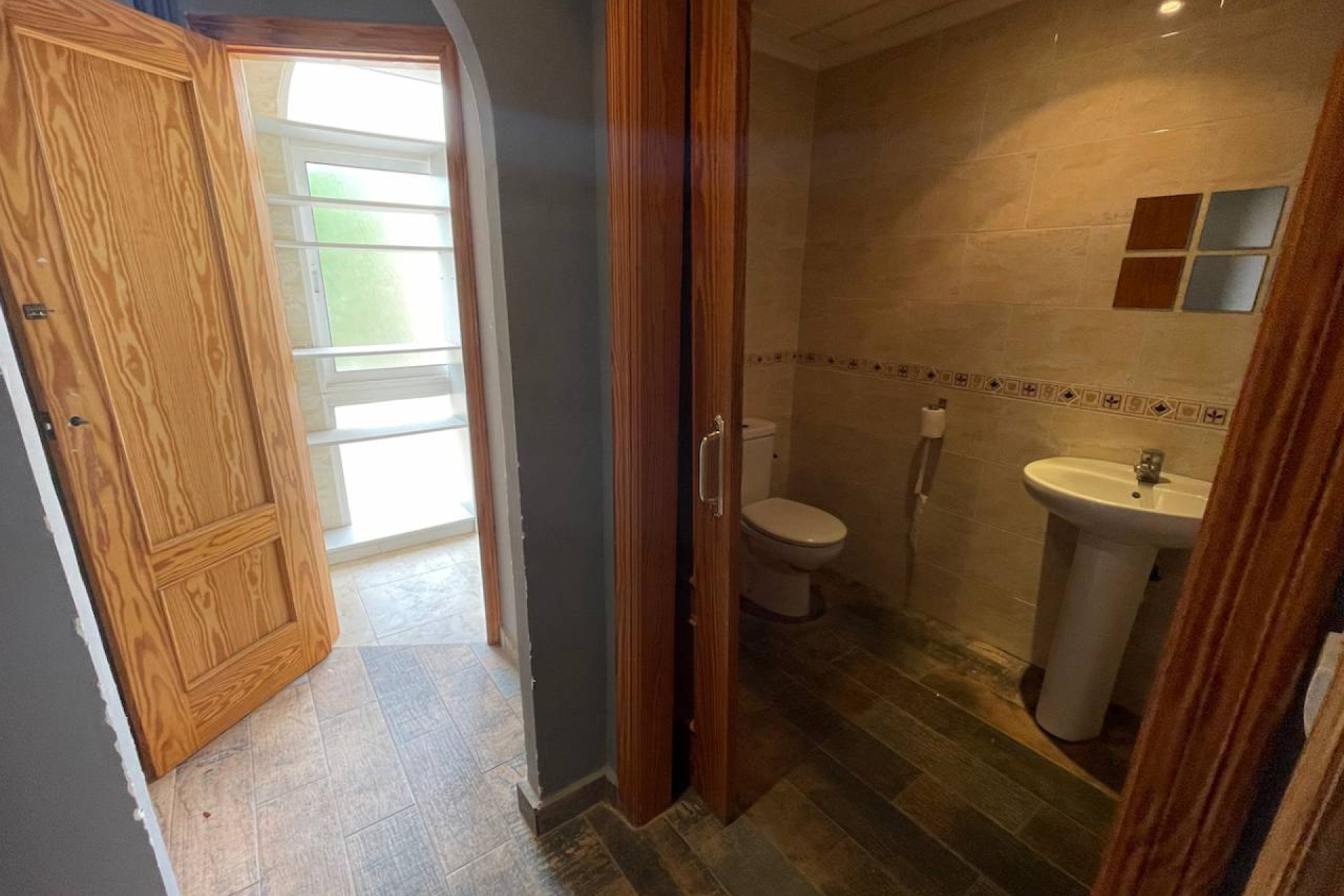 Resale - Commercial Unit - La Finca Golf