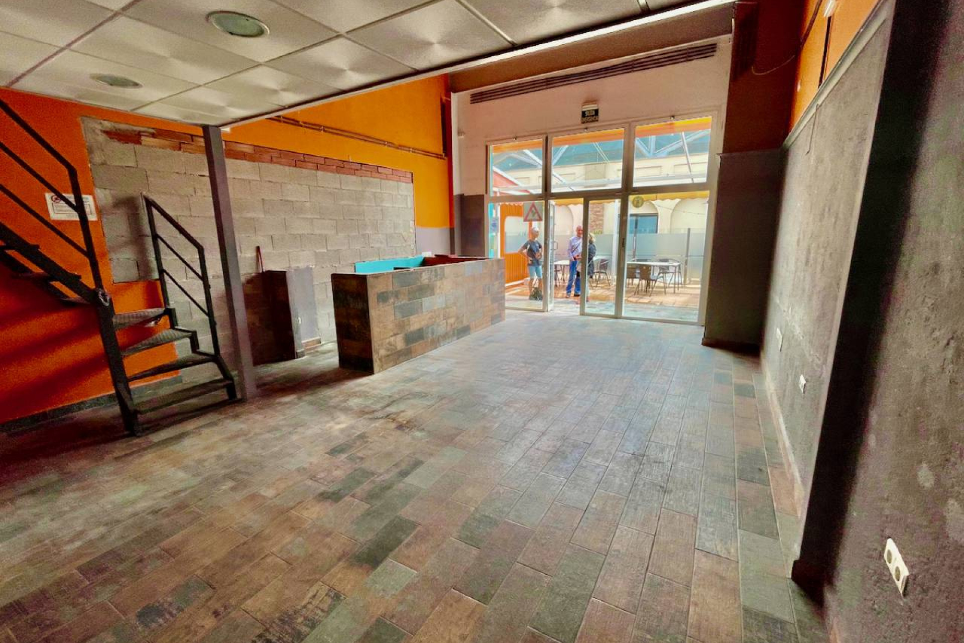 Resale - Commercial Unit - La Finca Golf