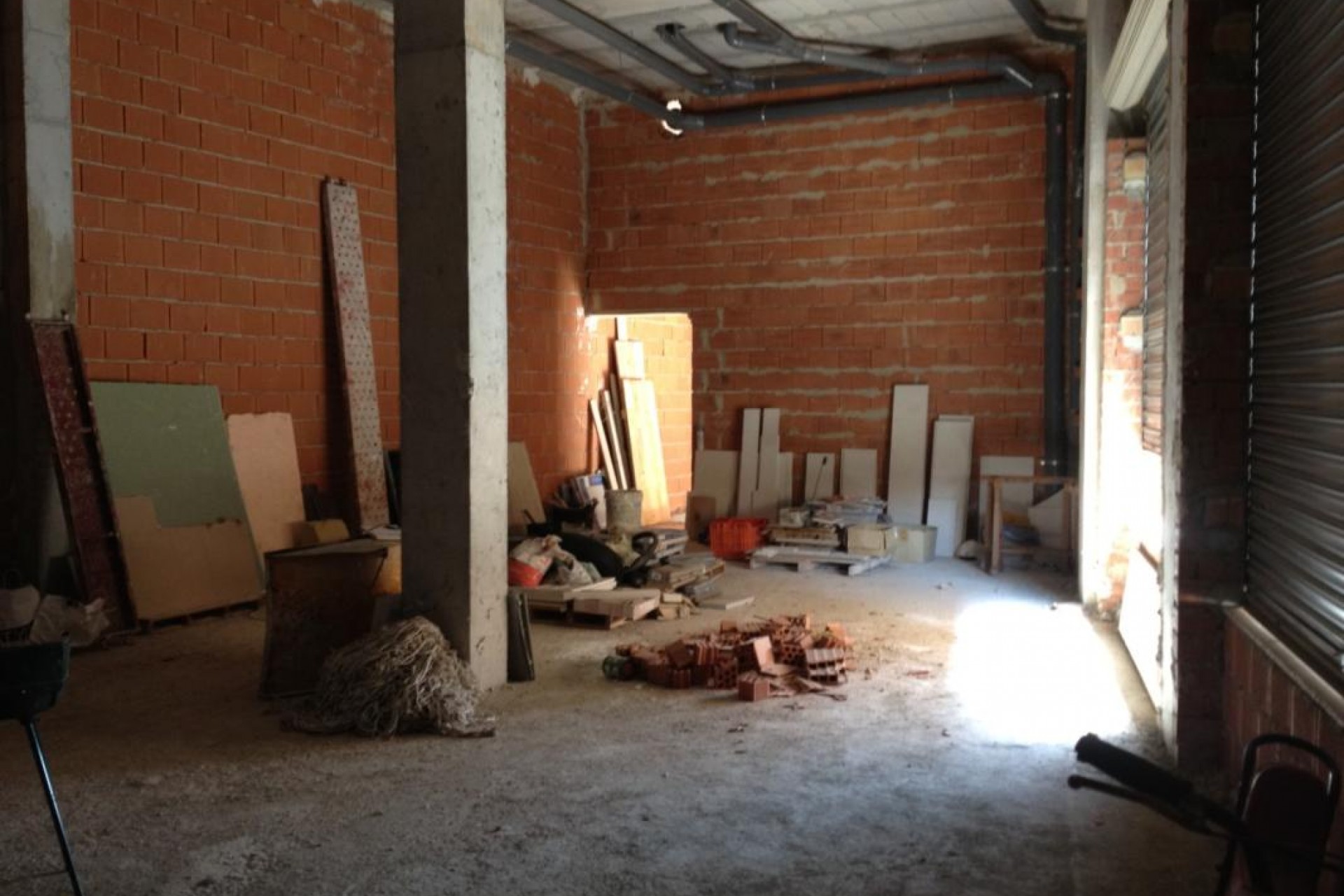 Resale - Commercial Unit - Los Montesinos