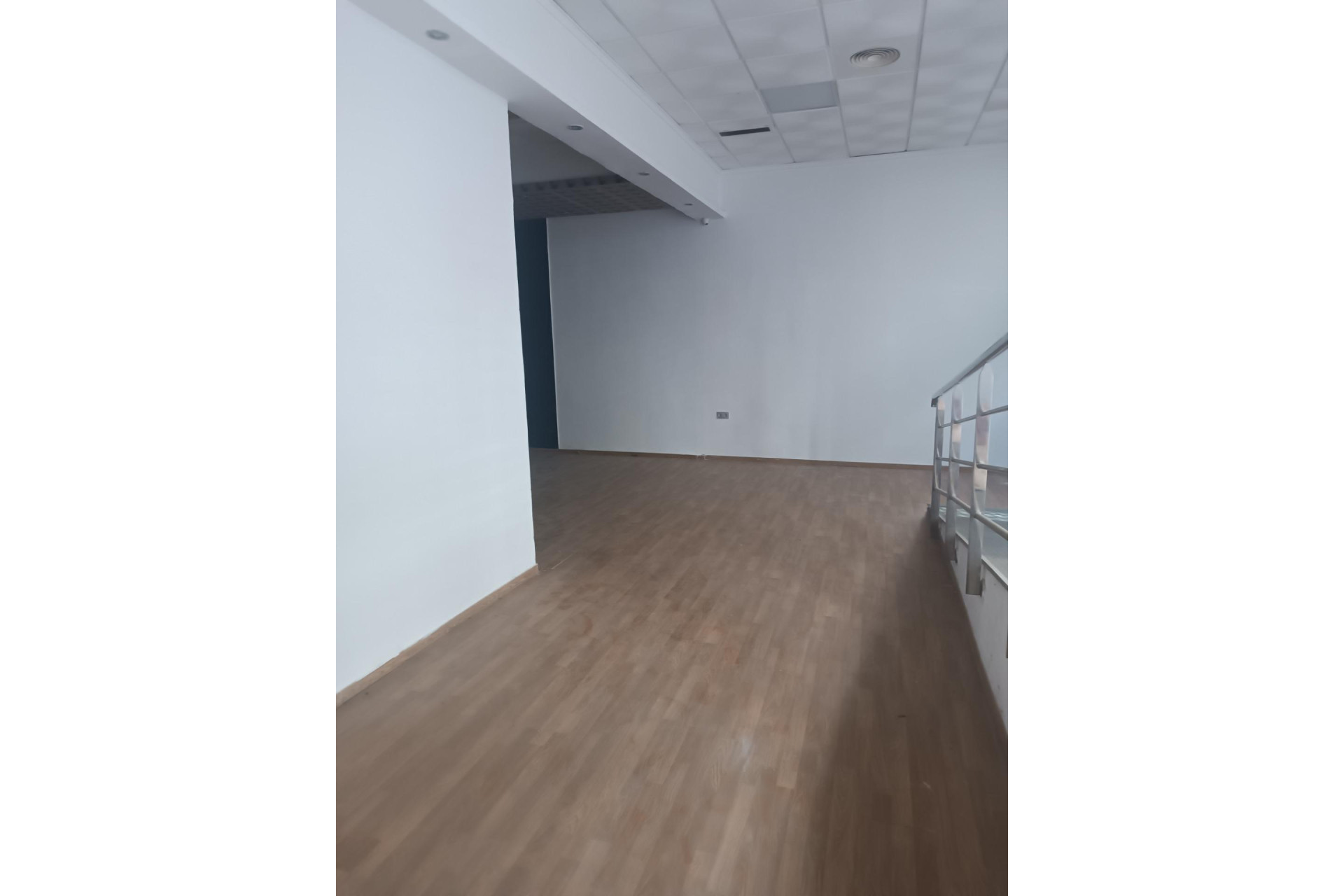 Resale - Commercial Unit - Madrid - Los Rosales