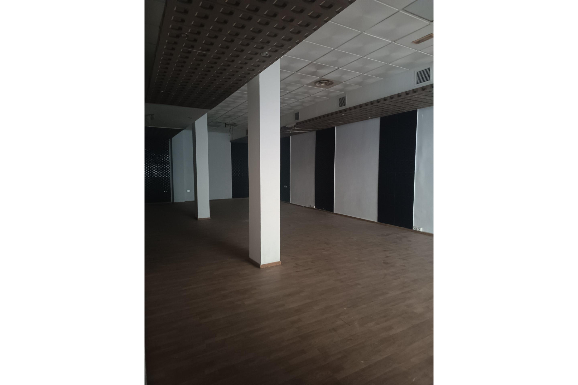 Resale - Commercial Unit - Madrid - Los Rosales