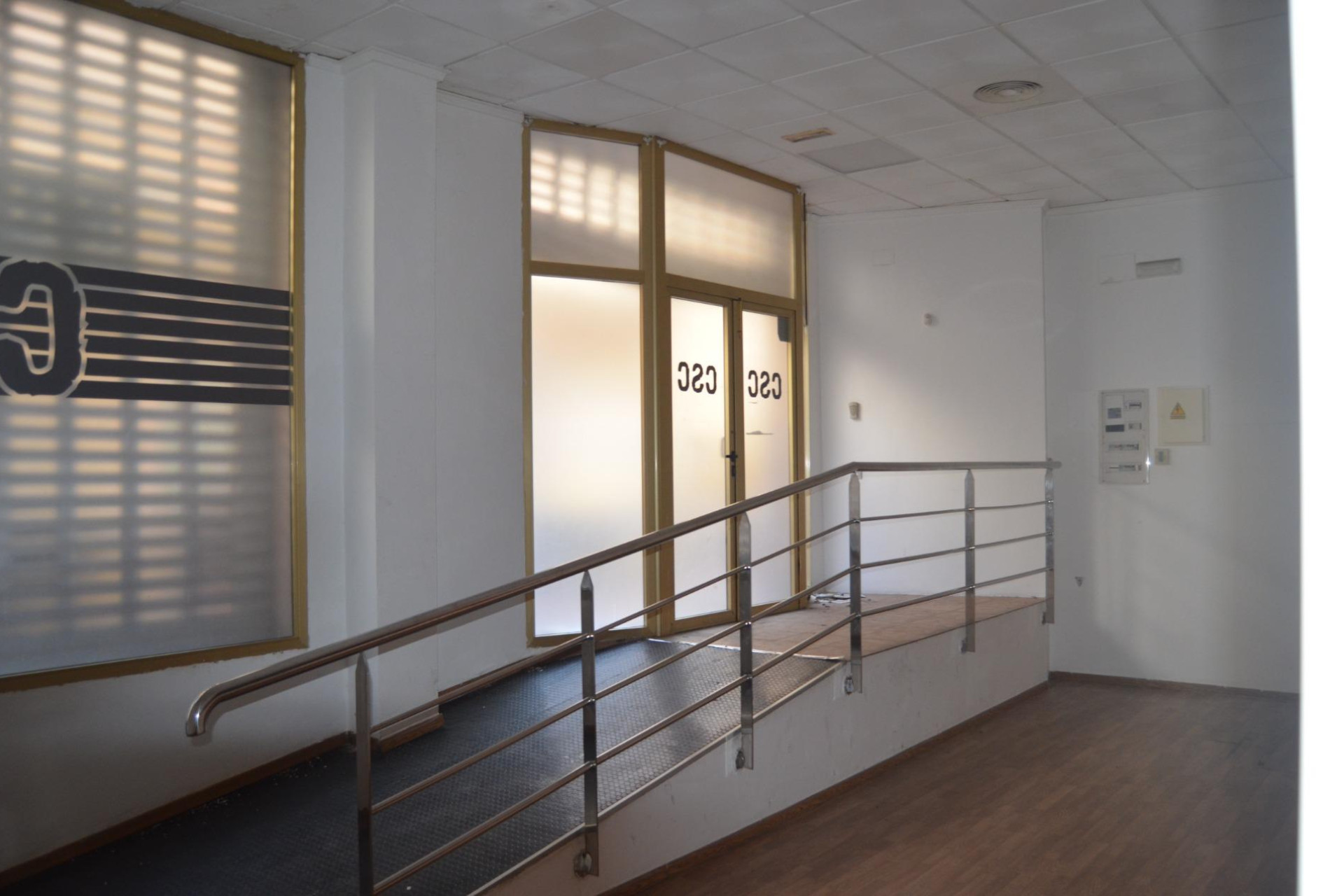 Resale - Commercial Unit - Madrid - Los Rosales