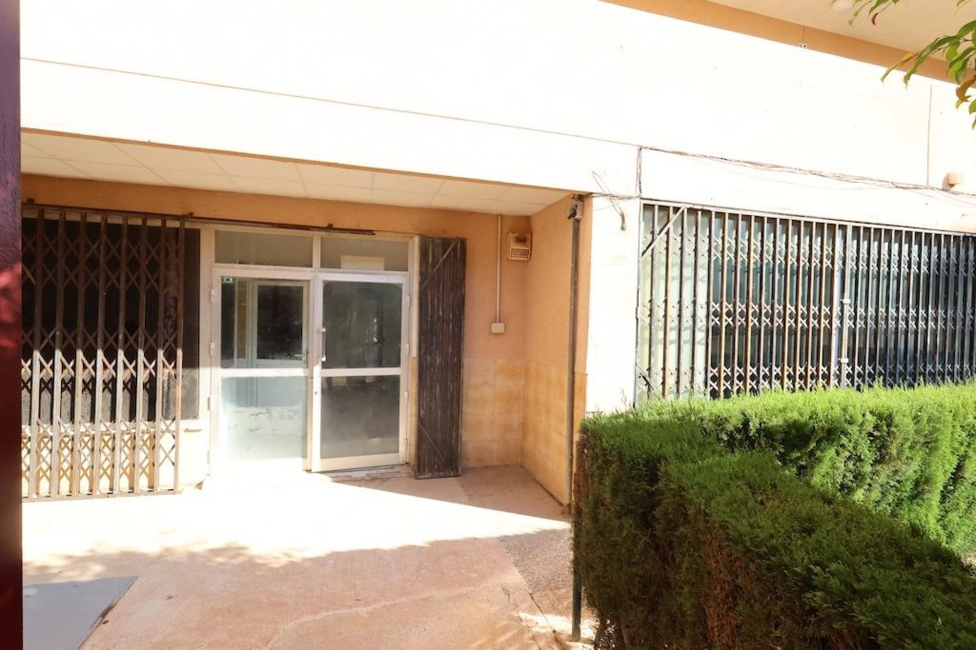Resale - Commercial Unit - Orihuela Costa - La Zenia