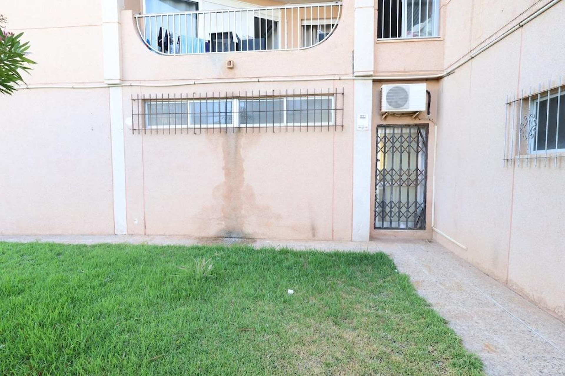 Resale - Commercial Unit - Orihuela Costa - La Zenia