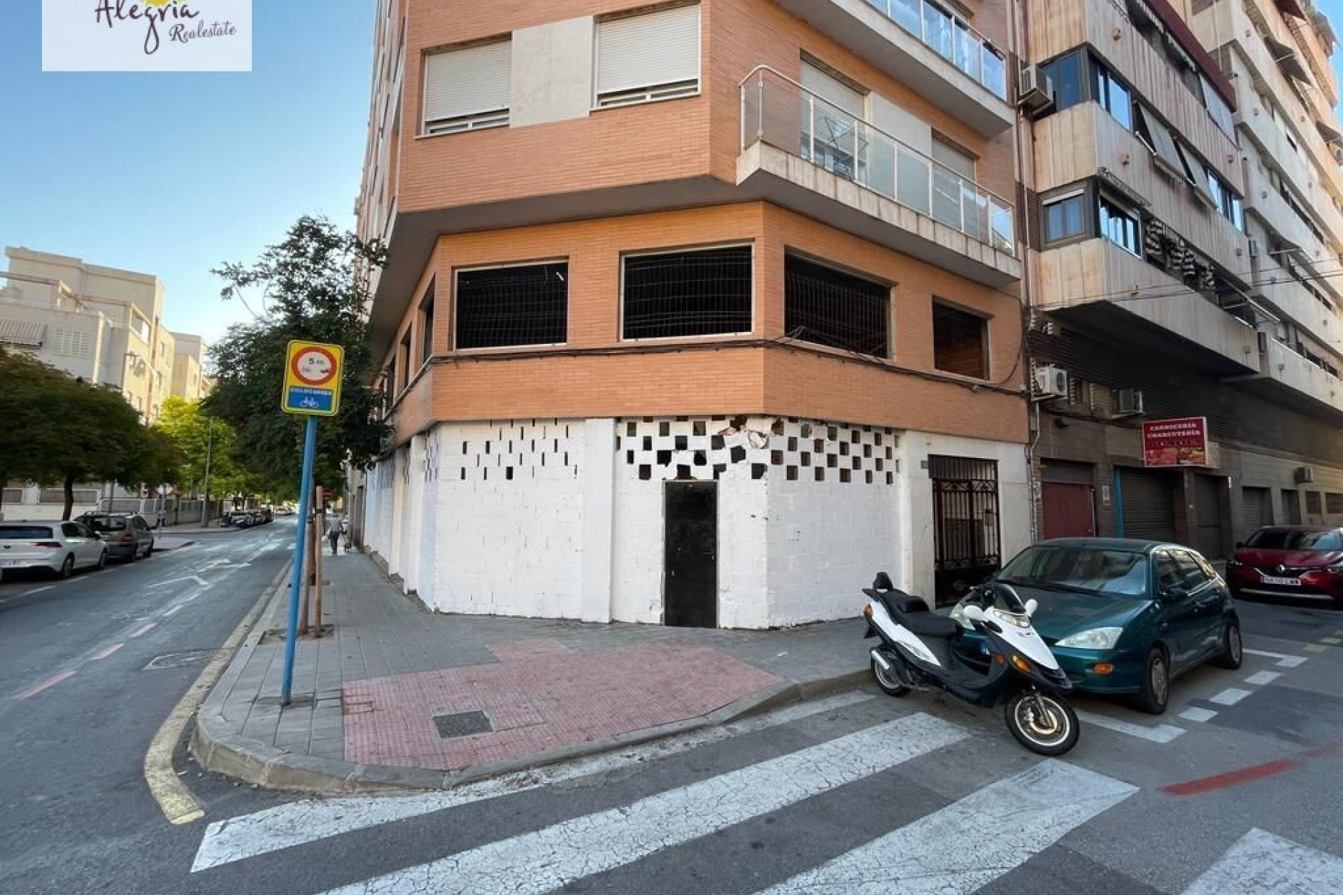 Resale - Commercial Unit - SAN JUAN ALICANTE - Altozano