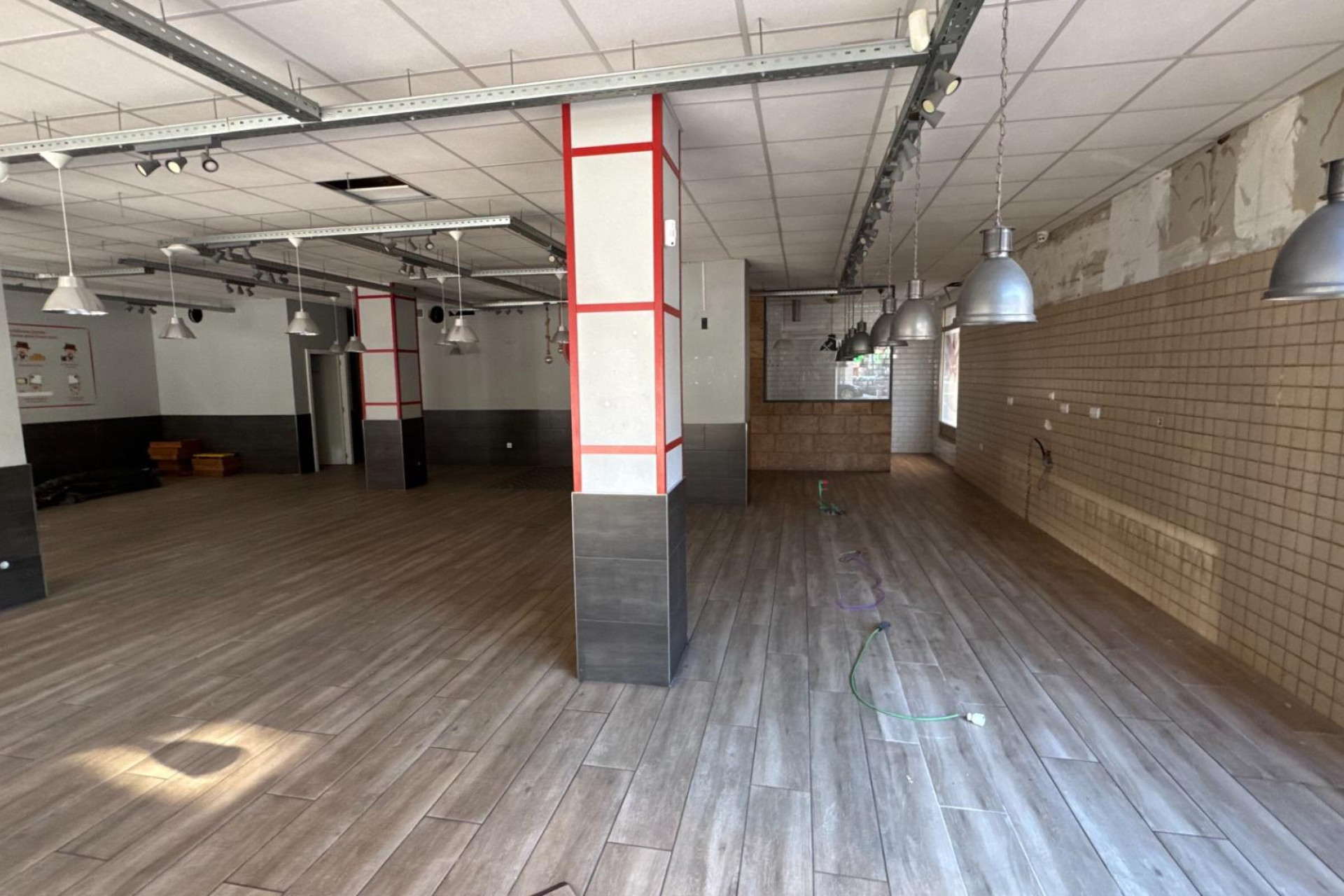 Resale - Commercial Unit - SAN JUAN ALICANTE - Babel