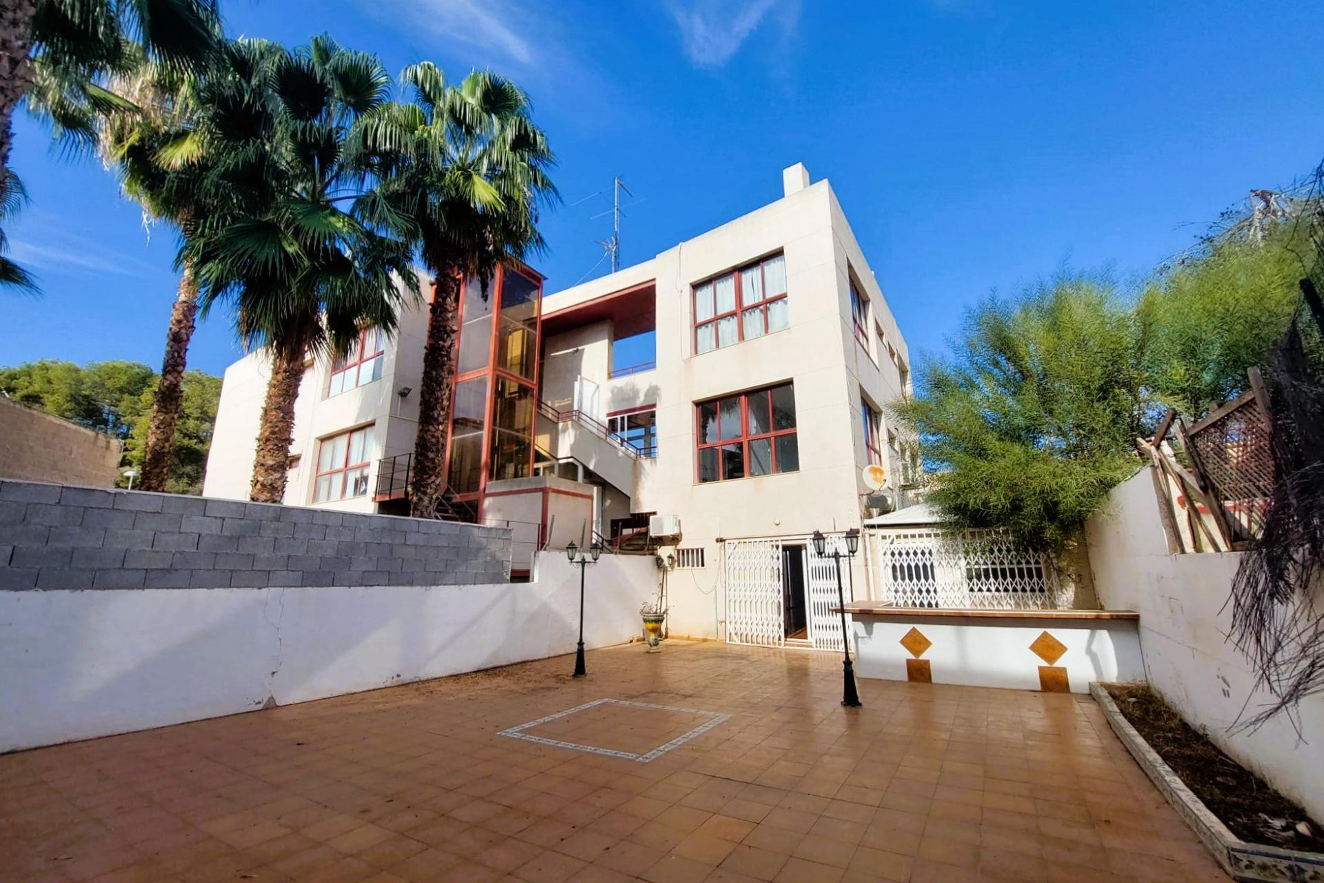 Resale - Commercial Unit - Torrevieja - Los balcones