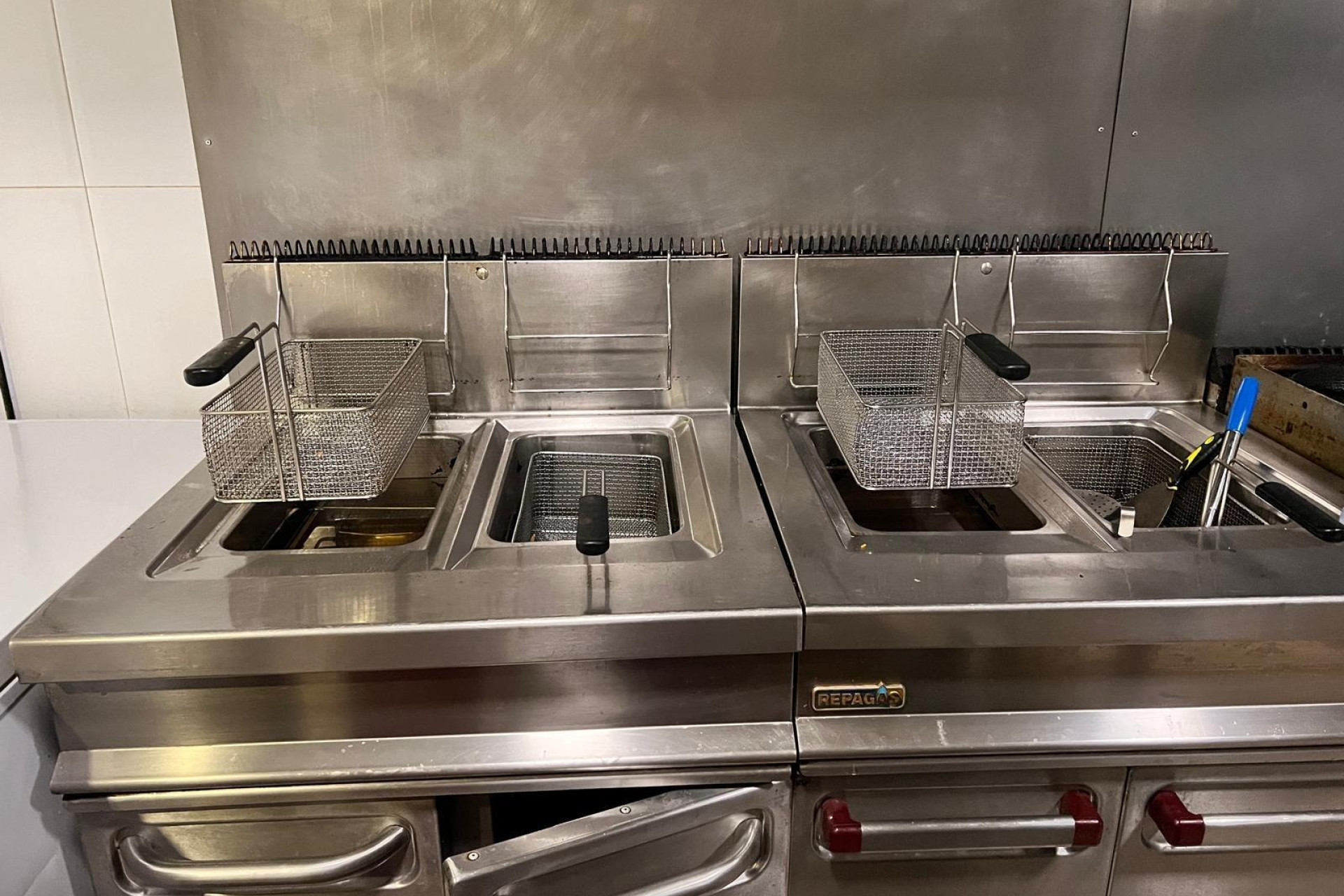 Resale - Commercial Unit - Torrevieja - Playa del Cura