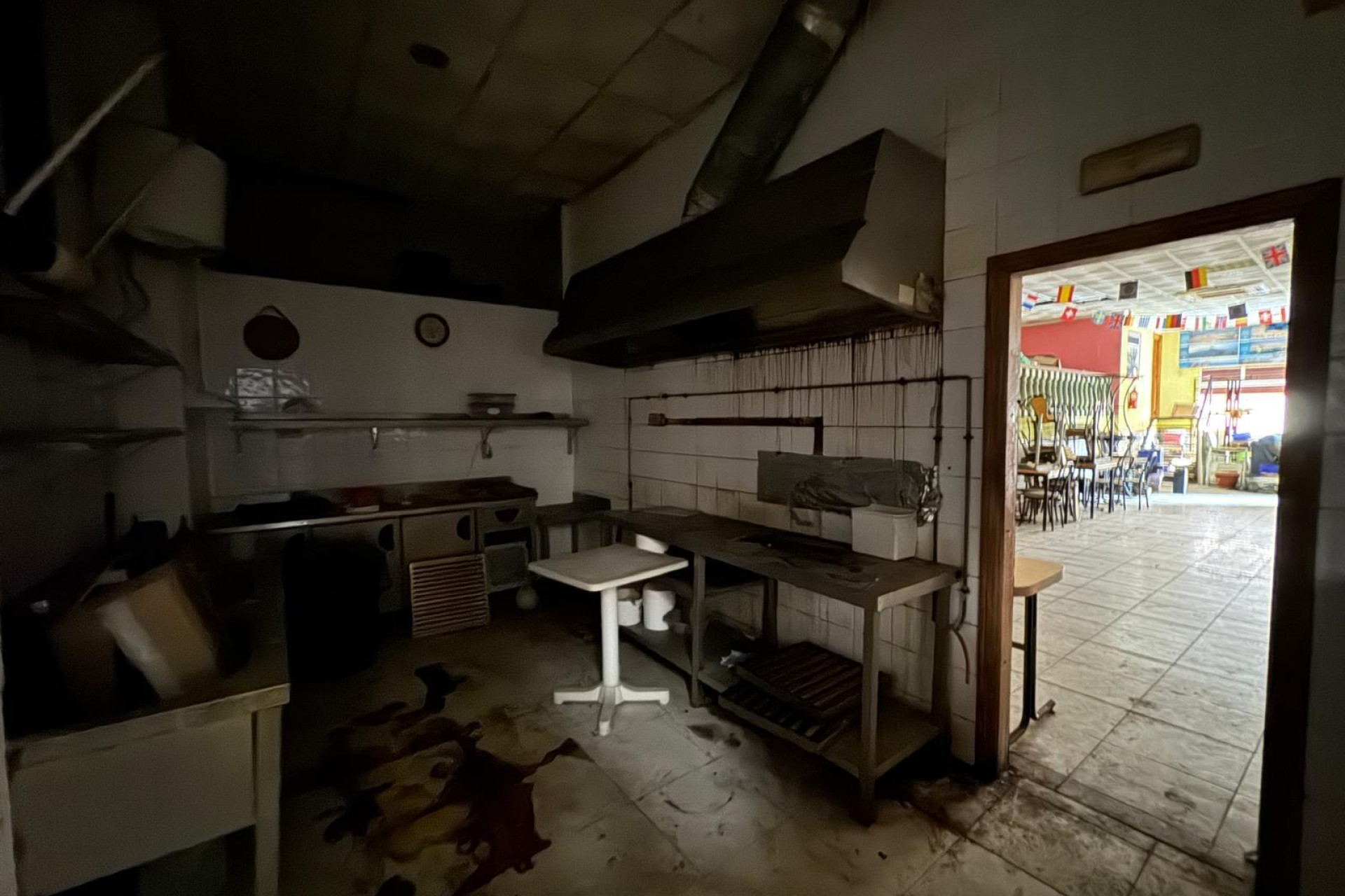 Resale - Commercial Unit - Torrevieja - Playa del Cura