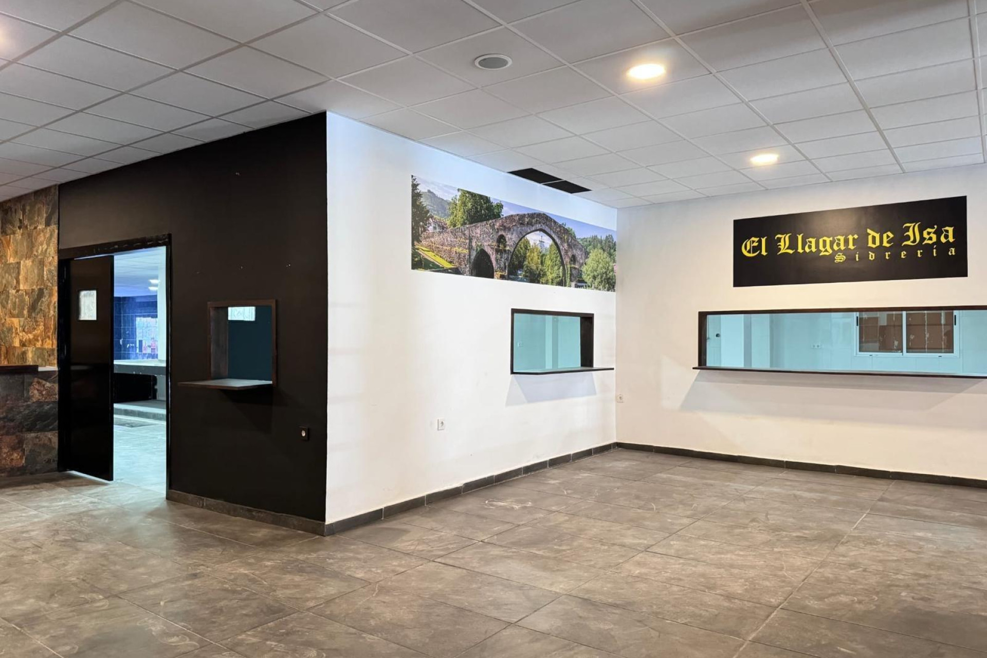 Resale - Commercial Unit - Torrevieja - Playa del Cura