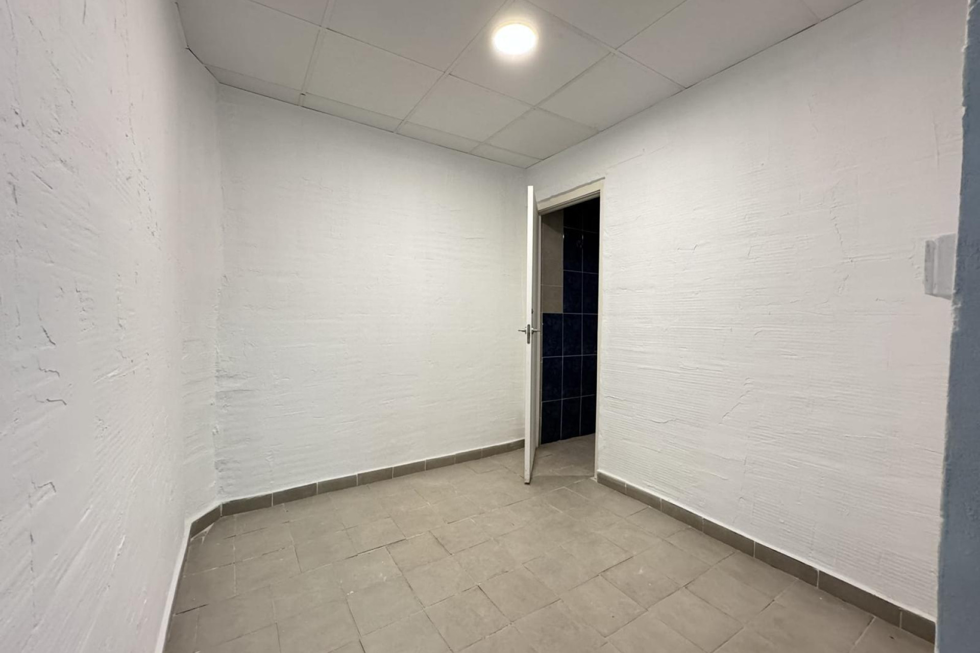 Resale - Commercial Unit - Torrevieja - Playa del Cura