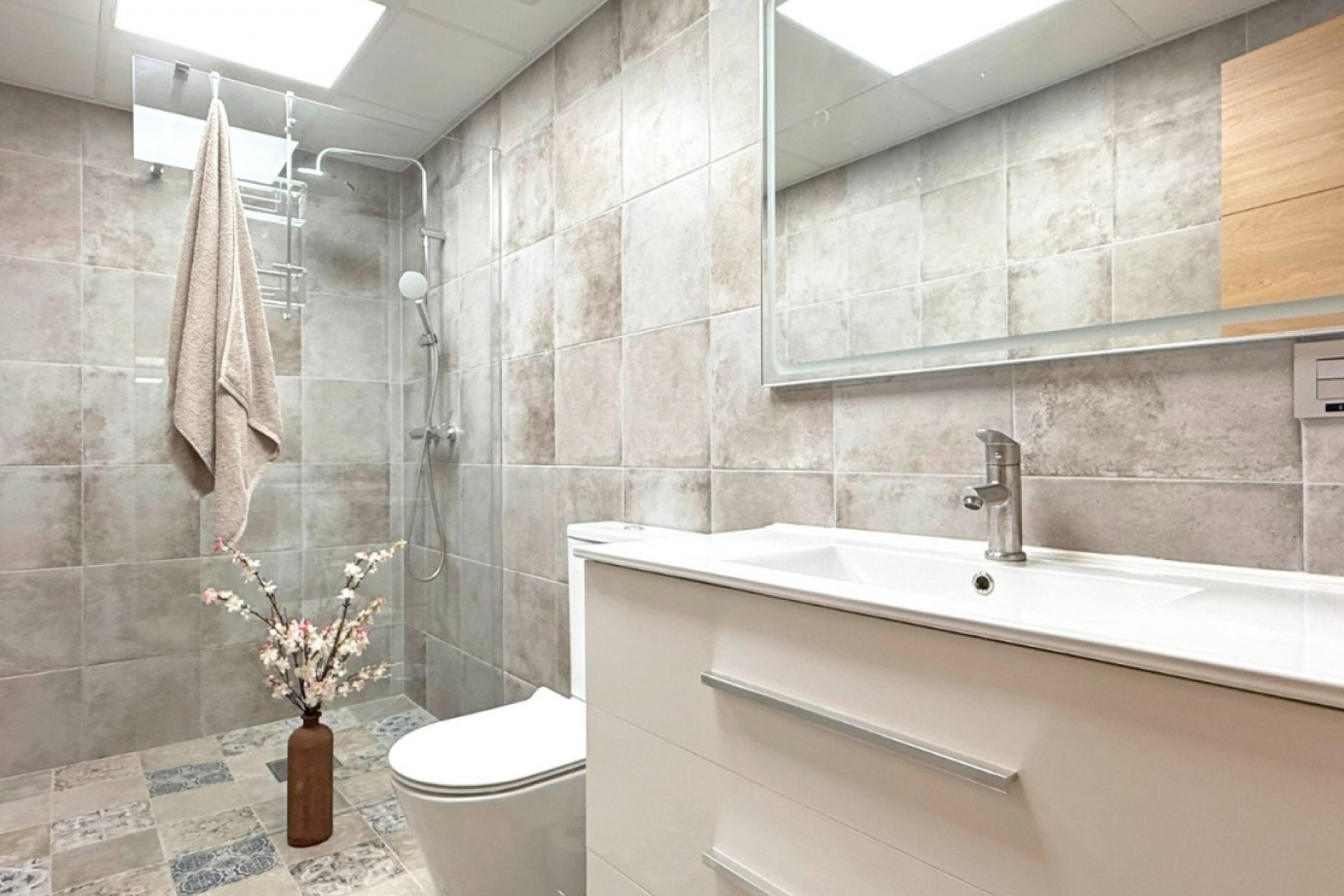 Resale - Commercial Unit - Torrevieja