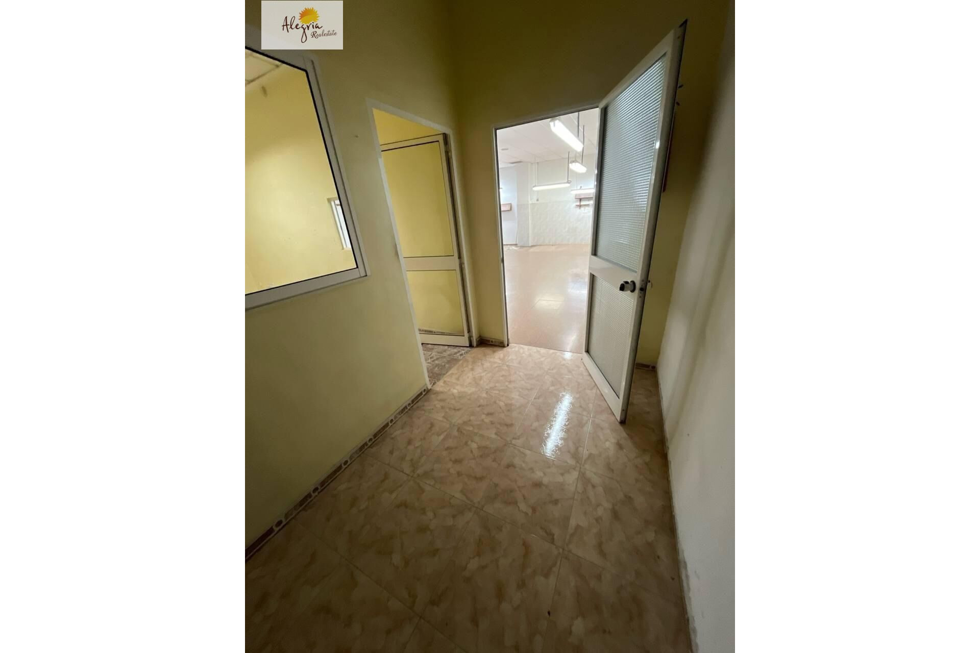 Resale - Commercial Unit - Valencia - L´Amistat - Amistad